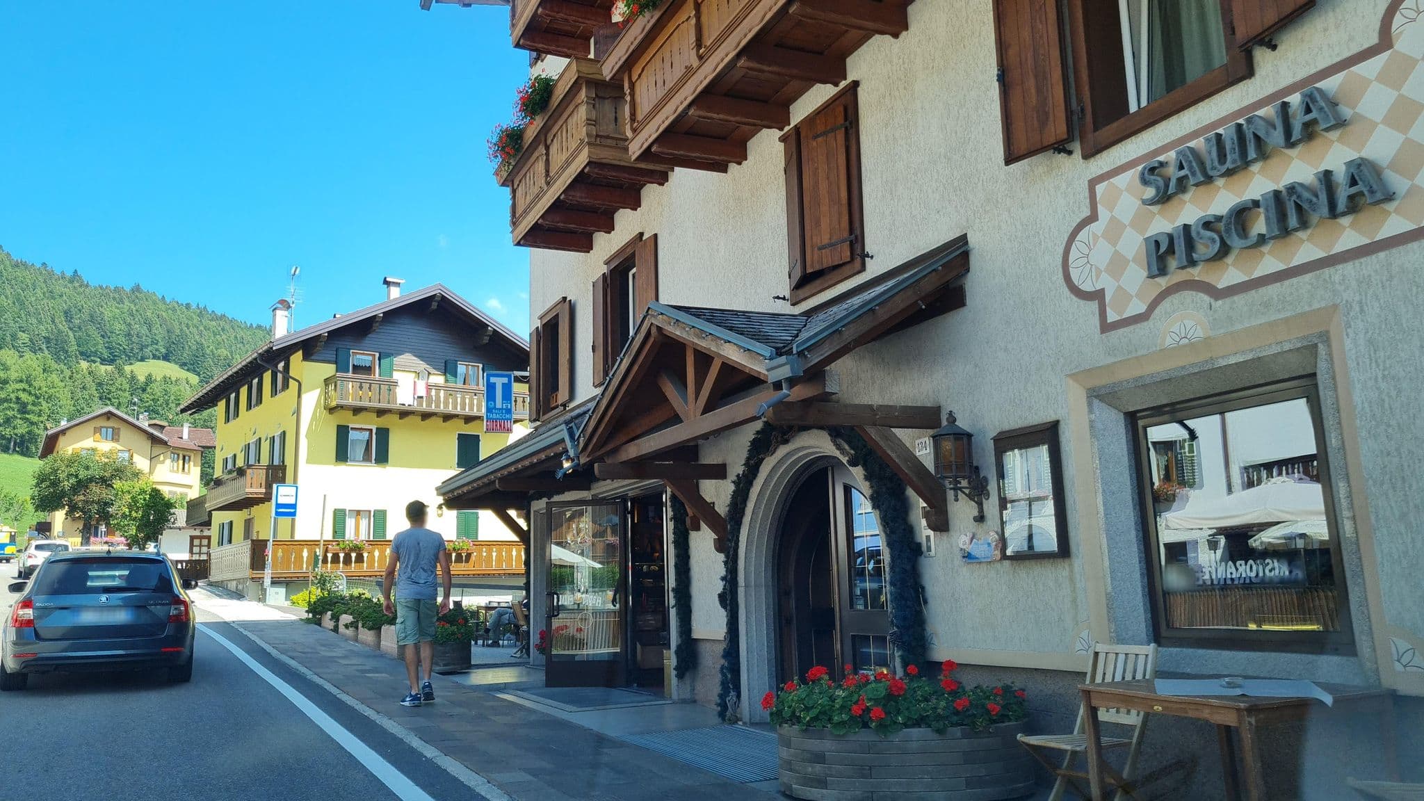 Street view near Albergo Grand Hotel Biancaneve, Folgaria — © laniuscollurio (CC BY-SA · Mapillary)
