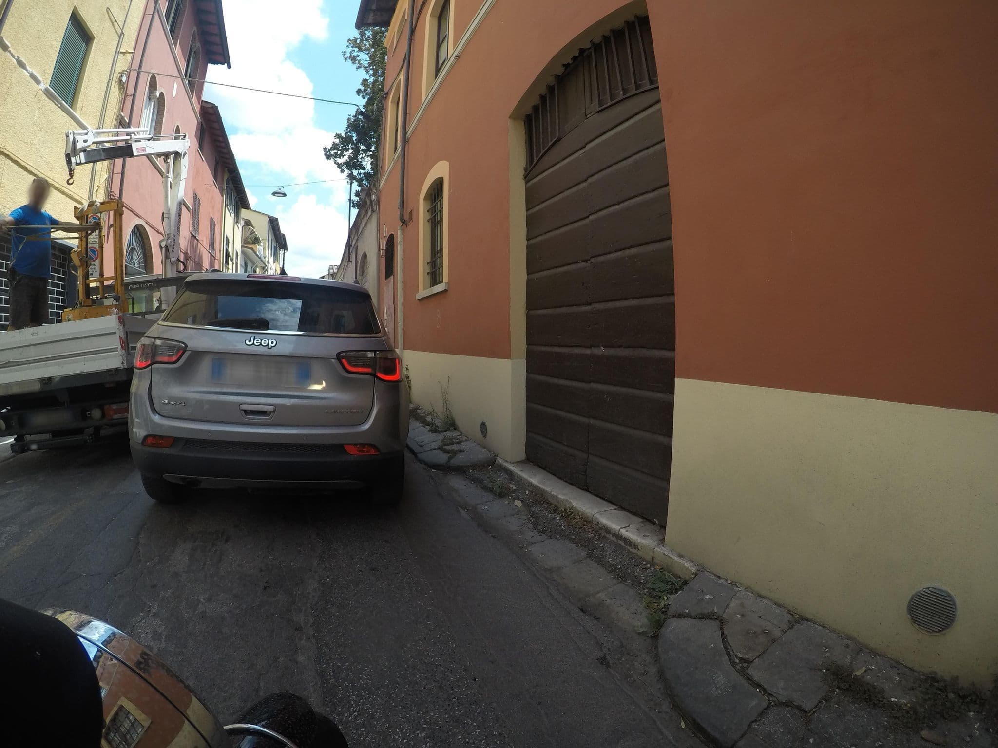Street view near Albergo Pietrasanta, an SLH Hotel, Pietrasanta — © cxc (CC BY-SA · Mapillary)