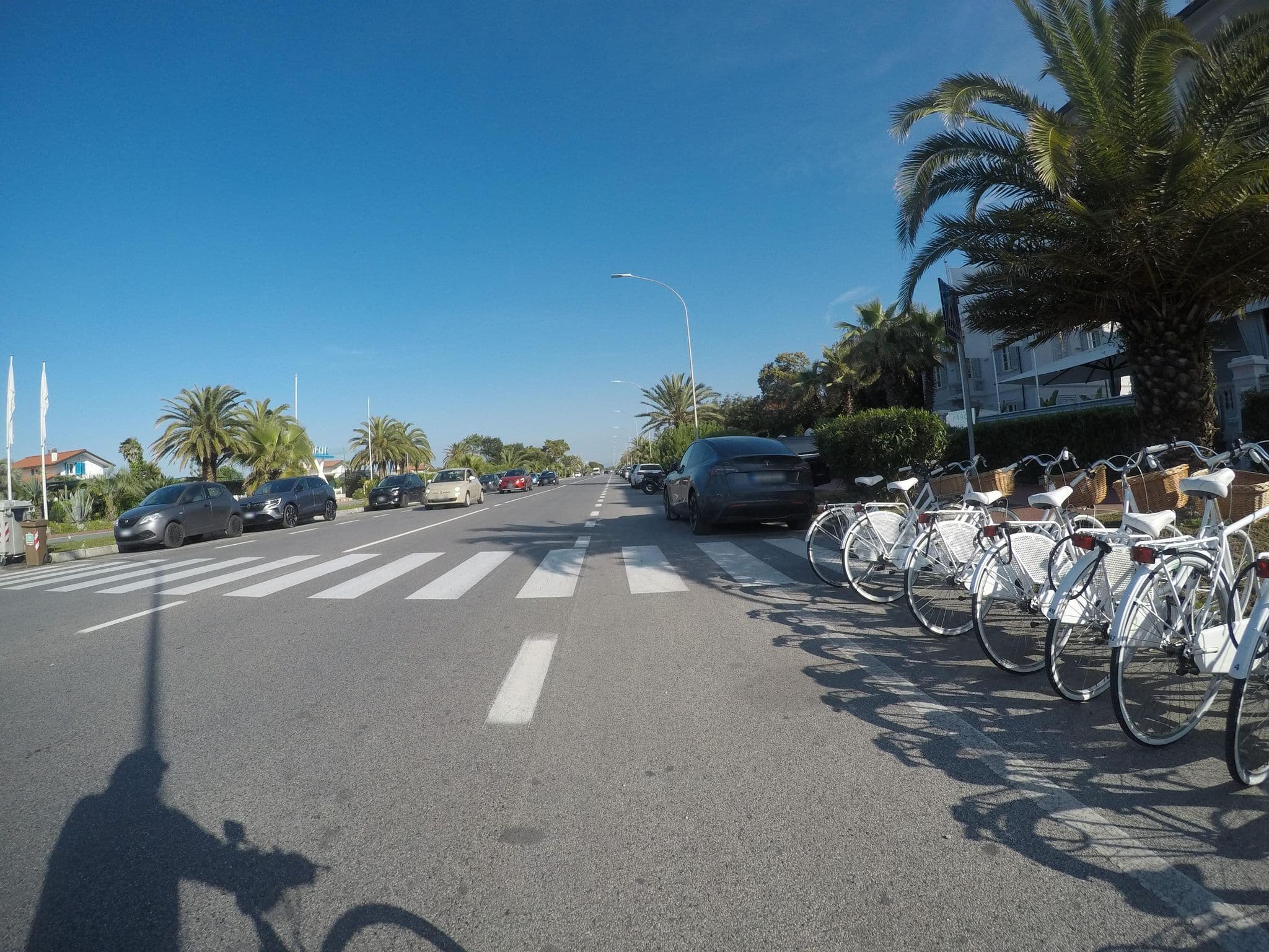 Street view near Villa Grey Hotel, Forte dei Marmi — © cxc (CC BY-SA · Mapillary)