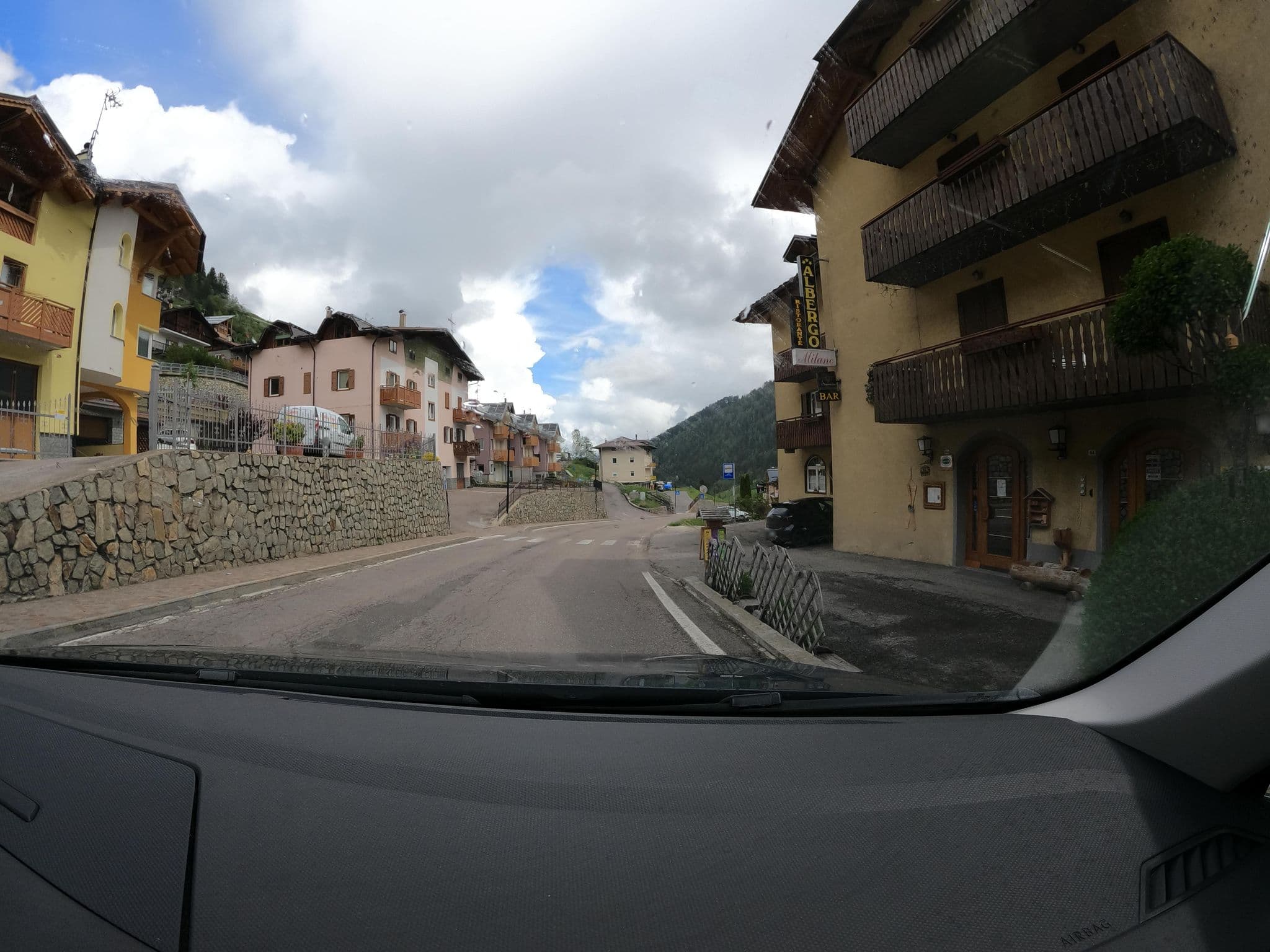 Street view near Hotel Ristorante Milano, Fraviano — © borovac (CC BY-SA · Mapillary)