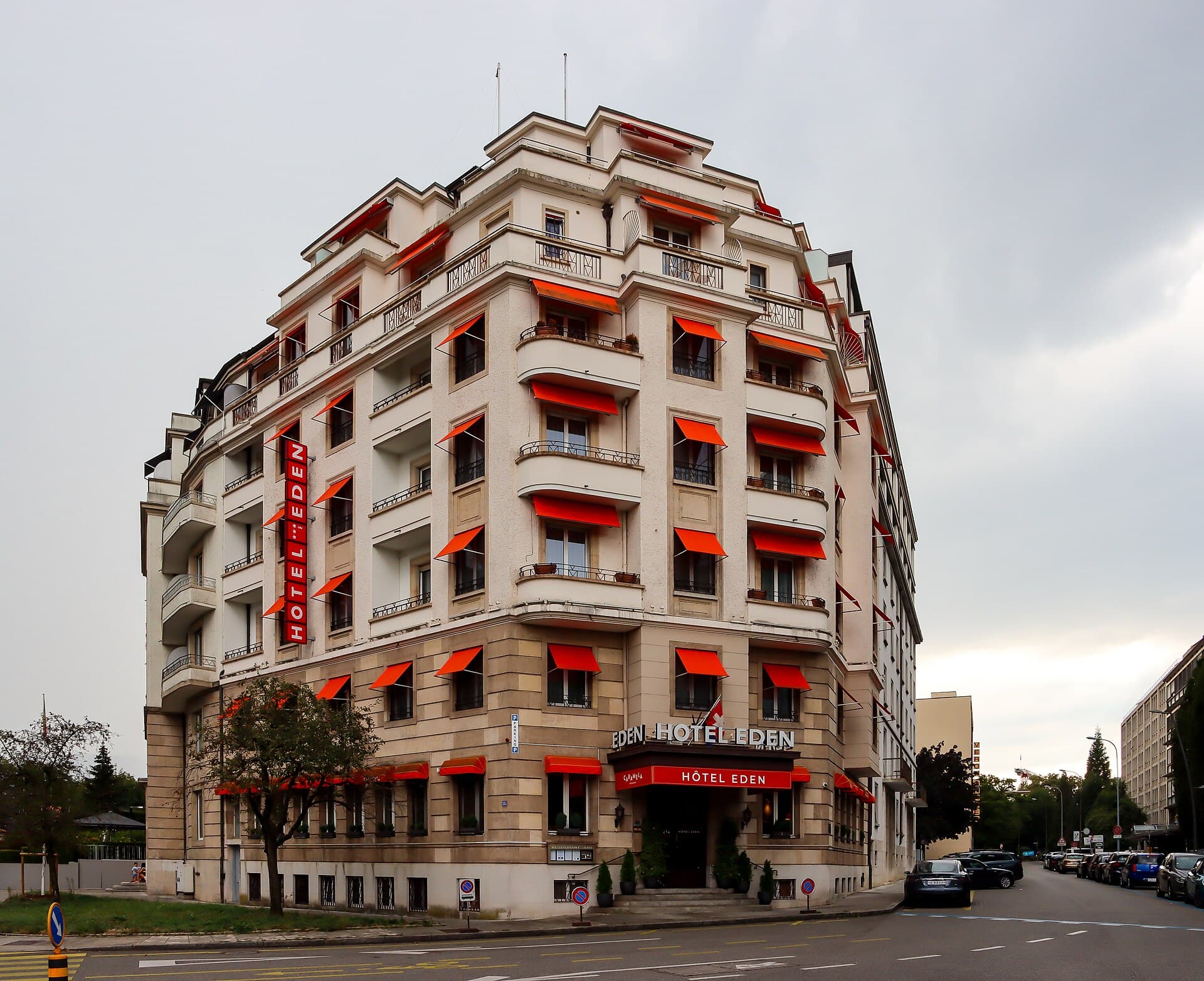 Hotel Eden (via Wikimedia Commons, CC BY-SA 4.0)
