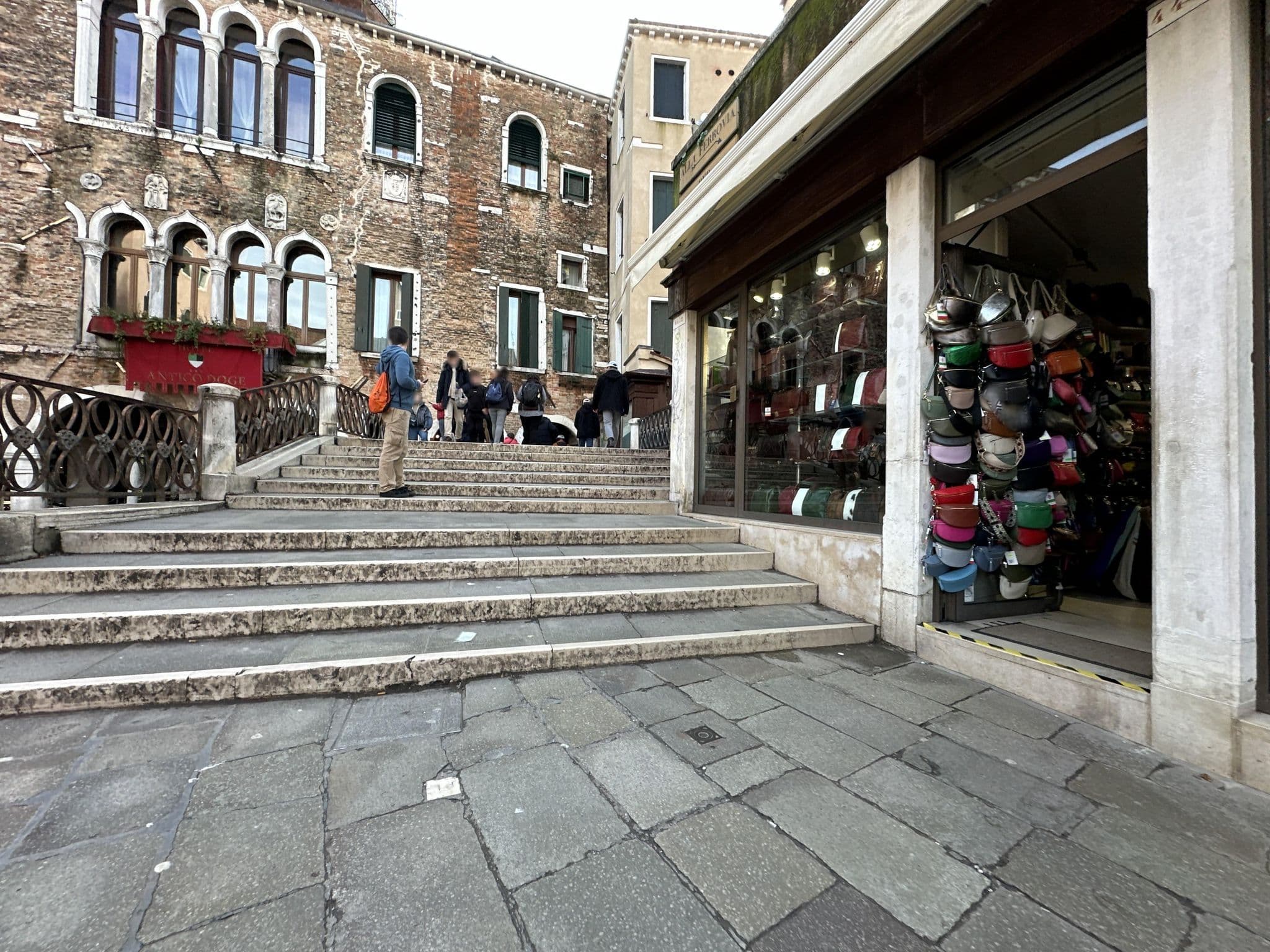 Street view near The Venice Venice Hotel, Venice — © quickness805 (CC BY-SA · Mapillary)