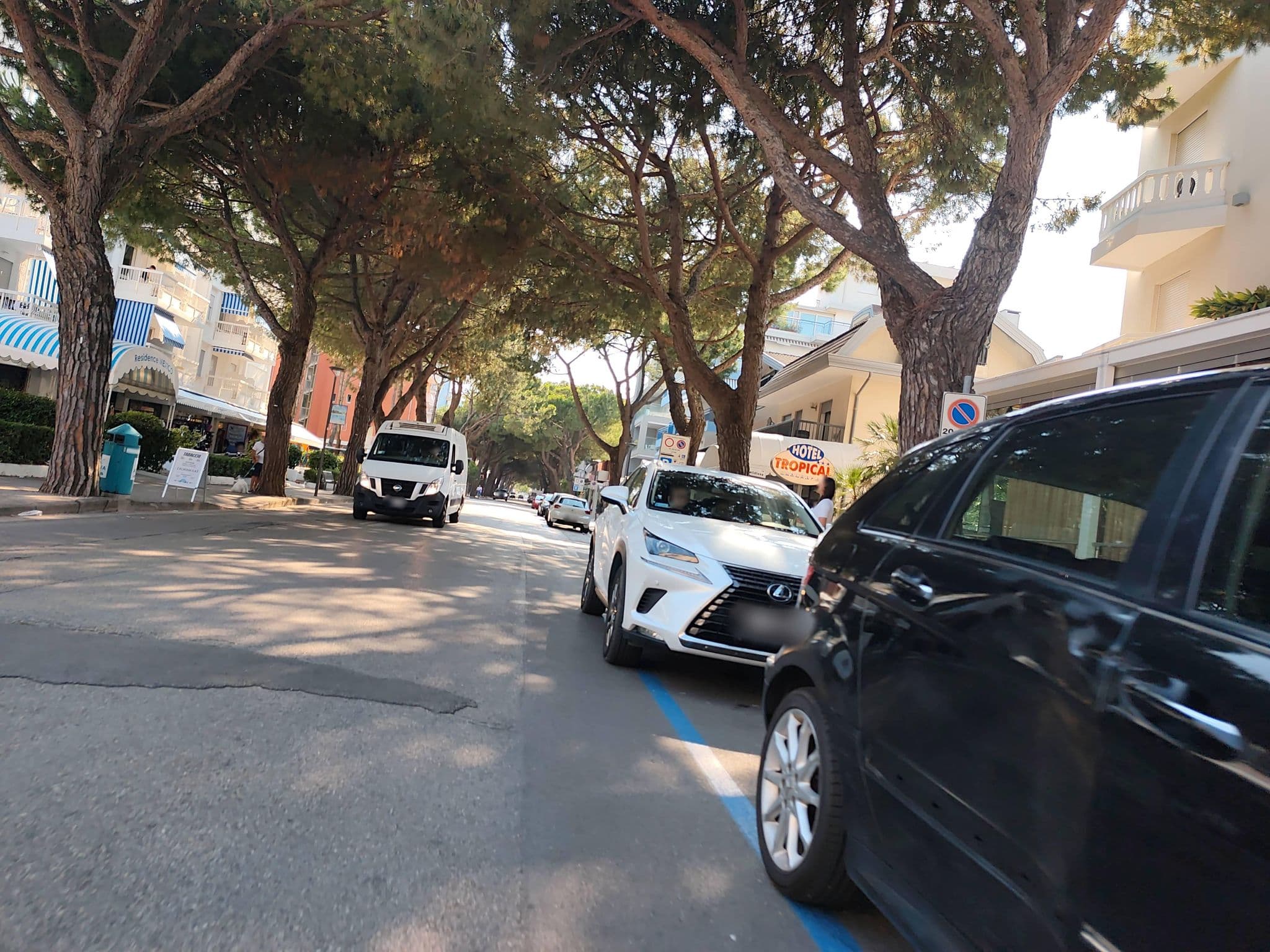 Street view near Hotel Tropical Jesolo, Lido di Jesolo — © Duro (CC BY-SA · Mapillary)