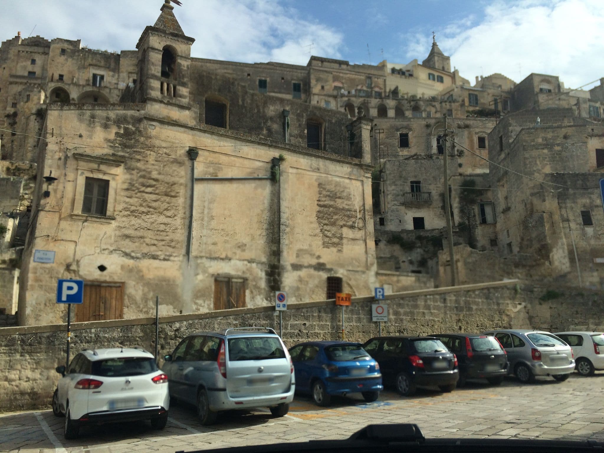 Street view near Hotel Vetera Matera, Matera — © raxpa (CC BY-SA · Mapillary)