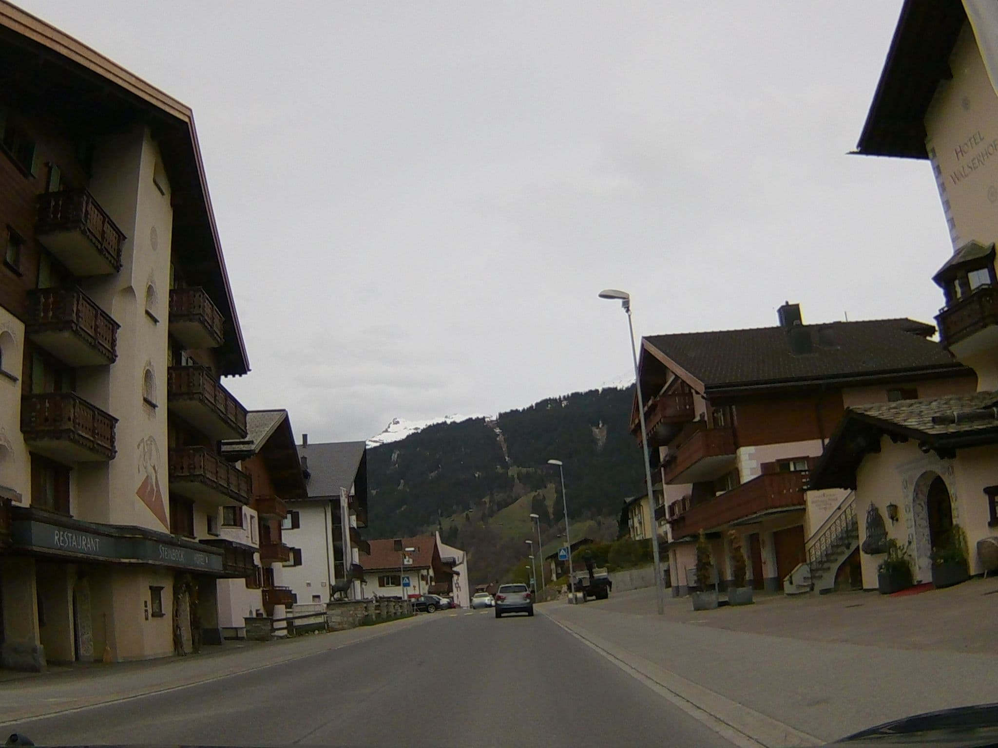 Street view near Walserhof, Klosters Serneus — © oferi (CC BY-SA · Mapillary)