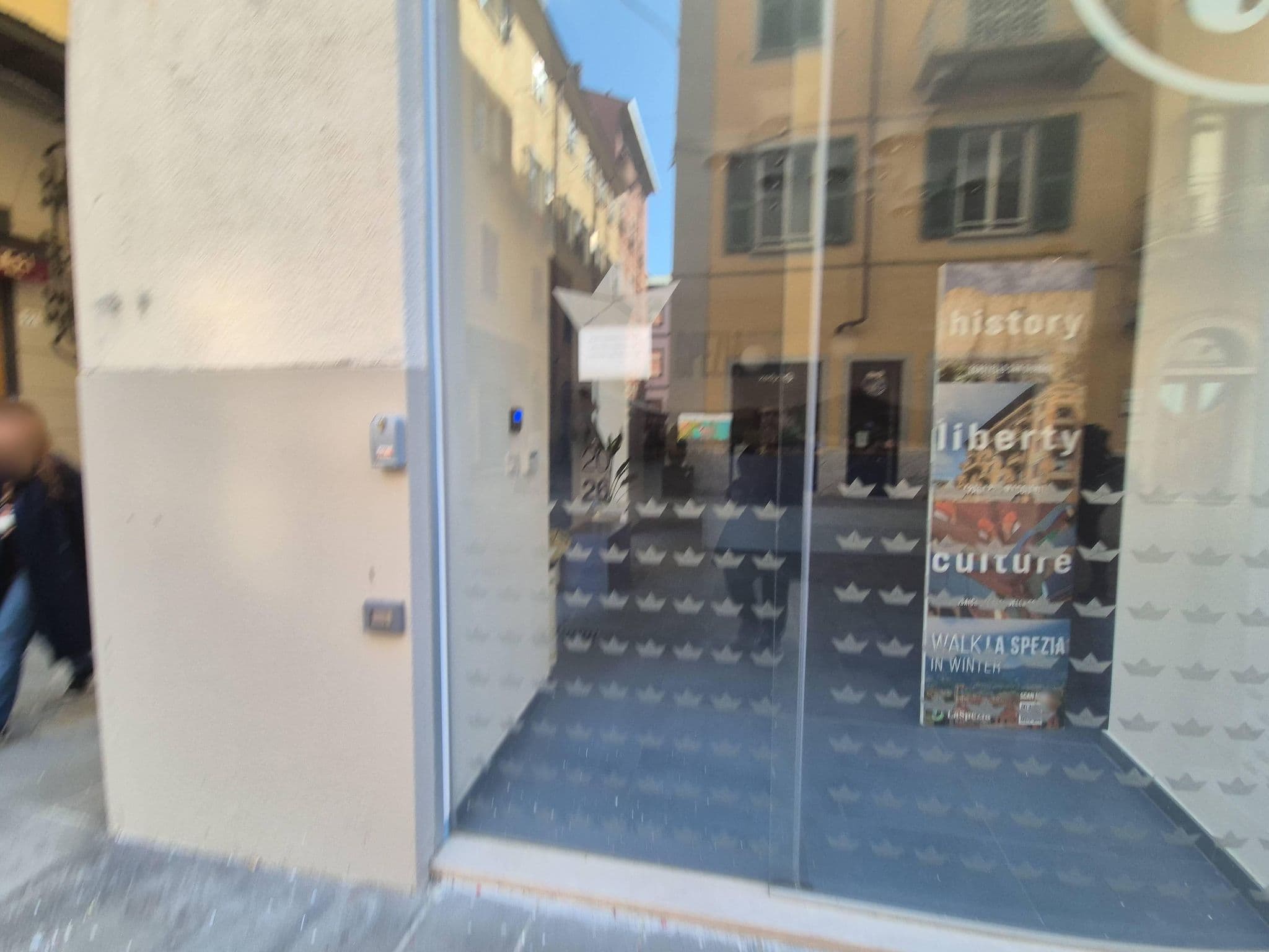 Street view near Albergo Teatro, La Spezia