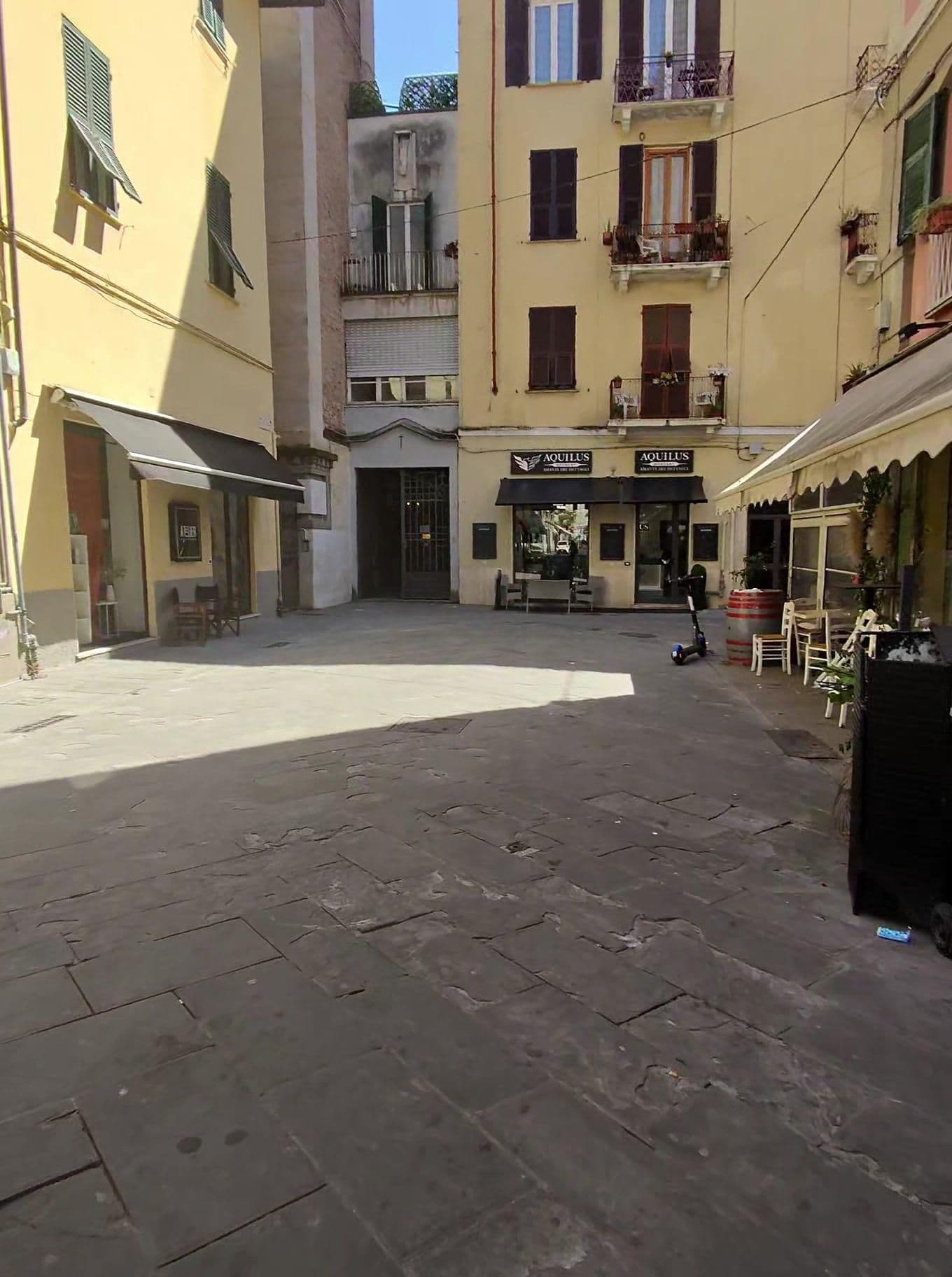 Street view near 5 Terre Inn, La Spezia — © omfg_notpr (CC BY-SA · Mapillary)