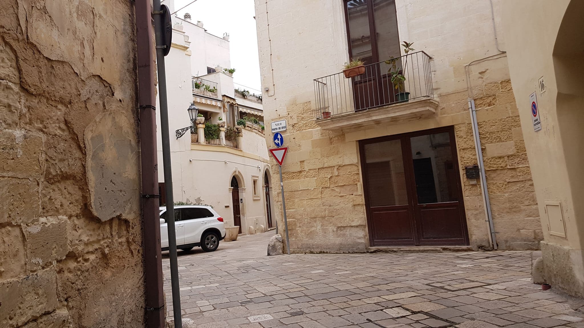 Street view near La suite di Martina, Lecce