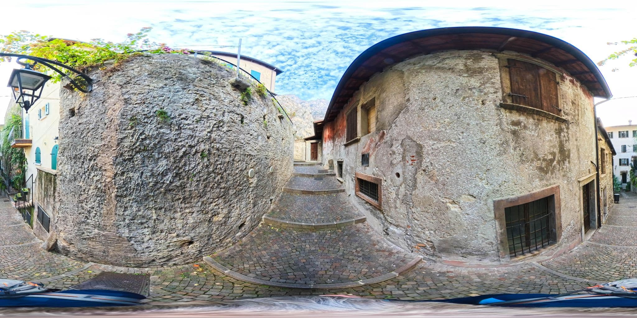 Street view near Hotel Bellavista, Limone sul Garda — © Hol_Ger (CC BY-SA · Mapillary)
