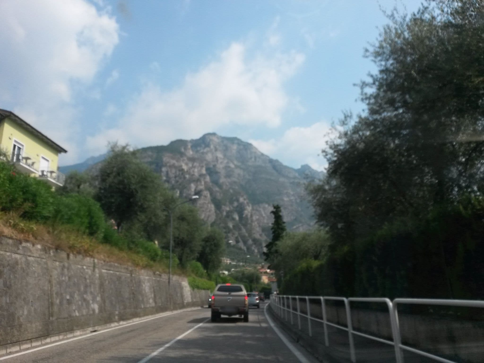Street view near Albergo Casa Piantoni, Limone sul Garda — © uwekoch (CC BY-SA · Mapillary)