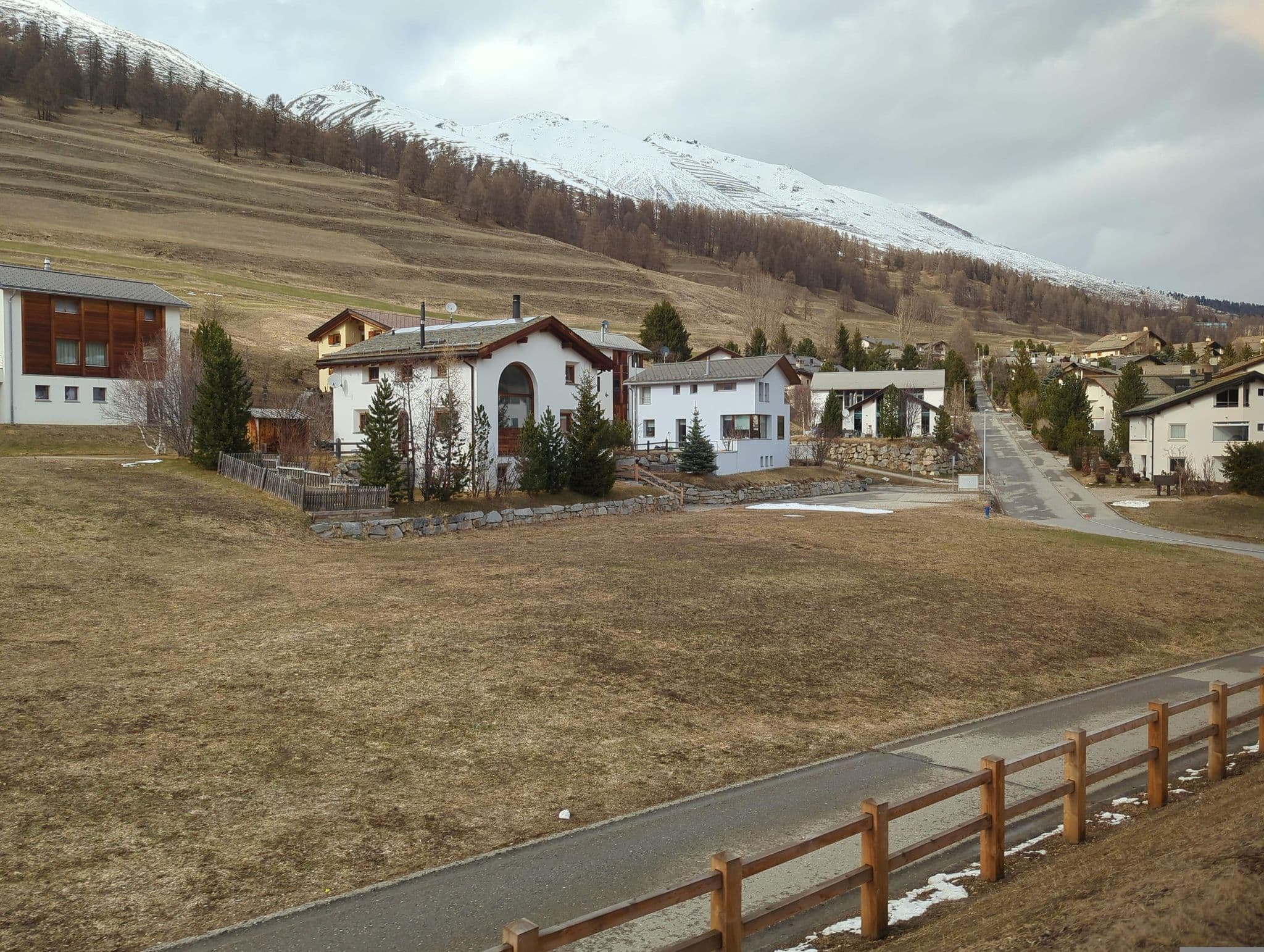 Street view near Camping Madulain, Zuoz — © oeschinen (CC BY-SA · Mapillary)