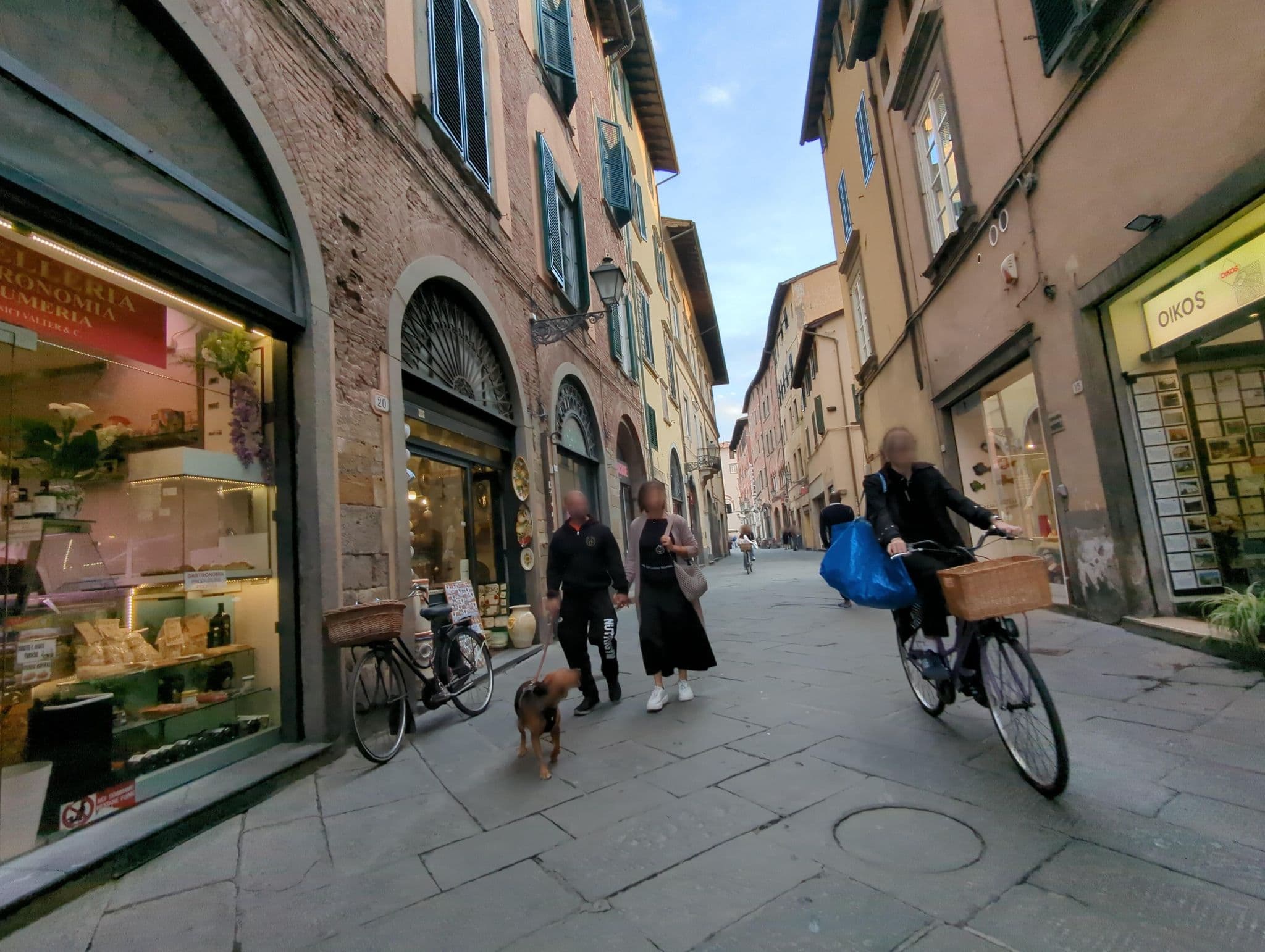 Street view near Residenza Centro Storico, Lucca — © ente (CC BY-SA · Mapillary)