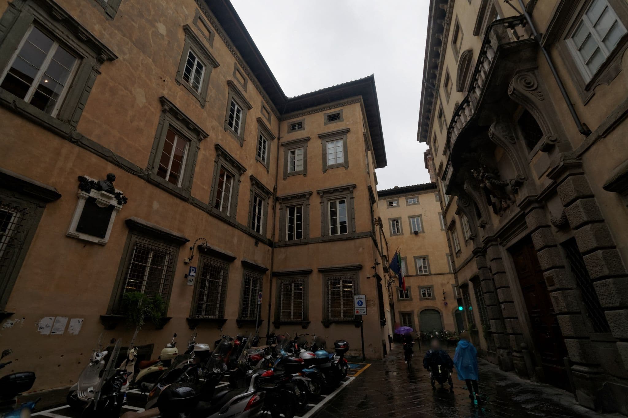 Street view near Relais San Lorenzo, Lucca — © txllxt (CC BY-SA · Mapillary)