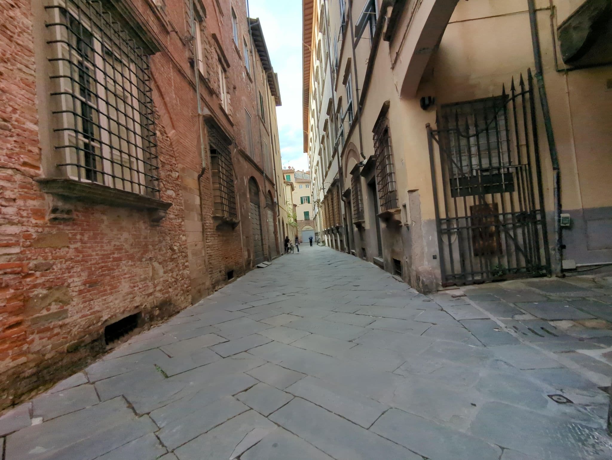 Street view near La Terrazza Del Fotografo, Lucca — © ente (CC BY-SA · Mapillary)