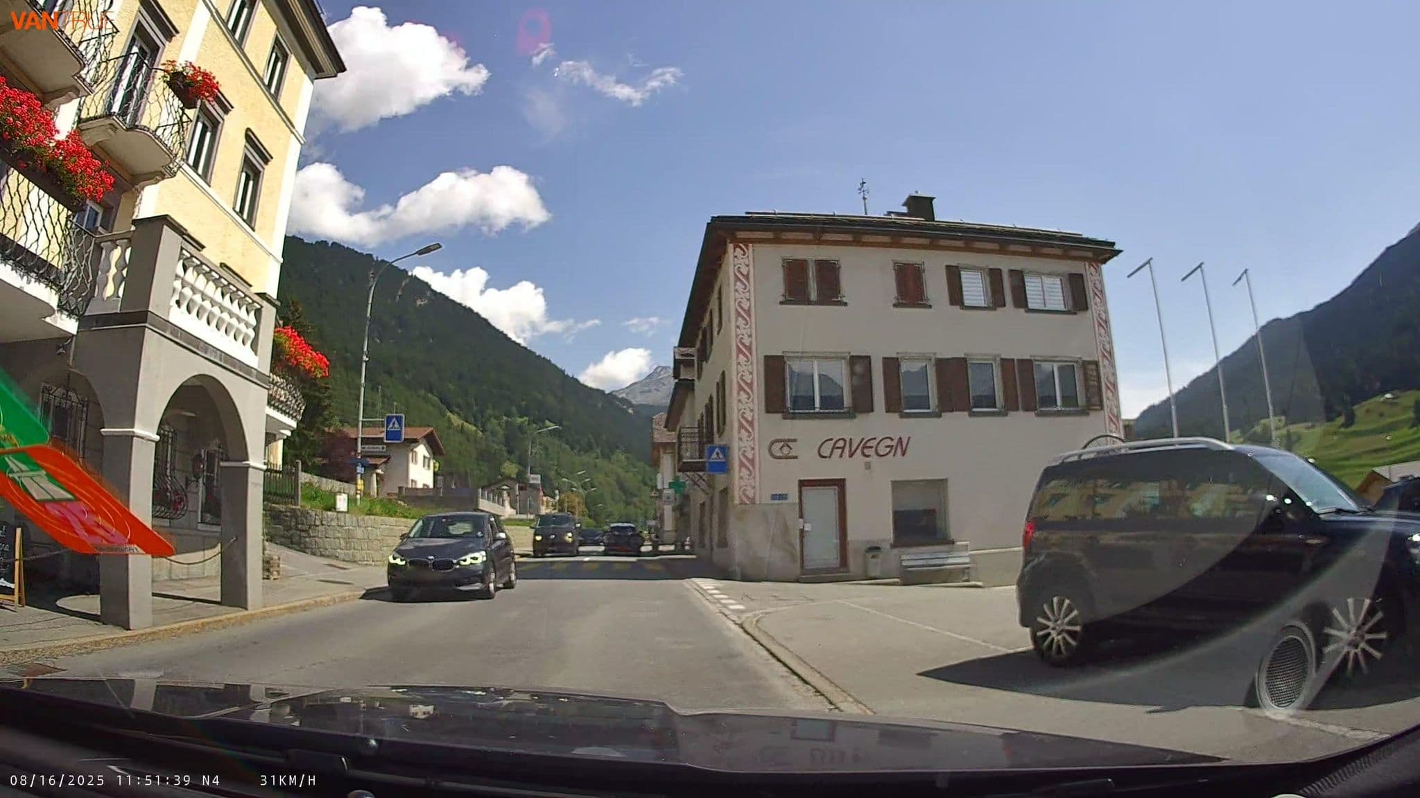 Street view near Piz Mitgel, Lenzerheide — © fcignat (CC BY-SA · Mapillary)