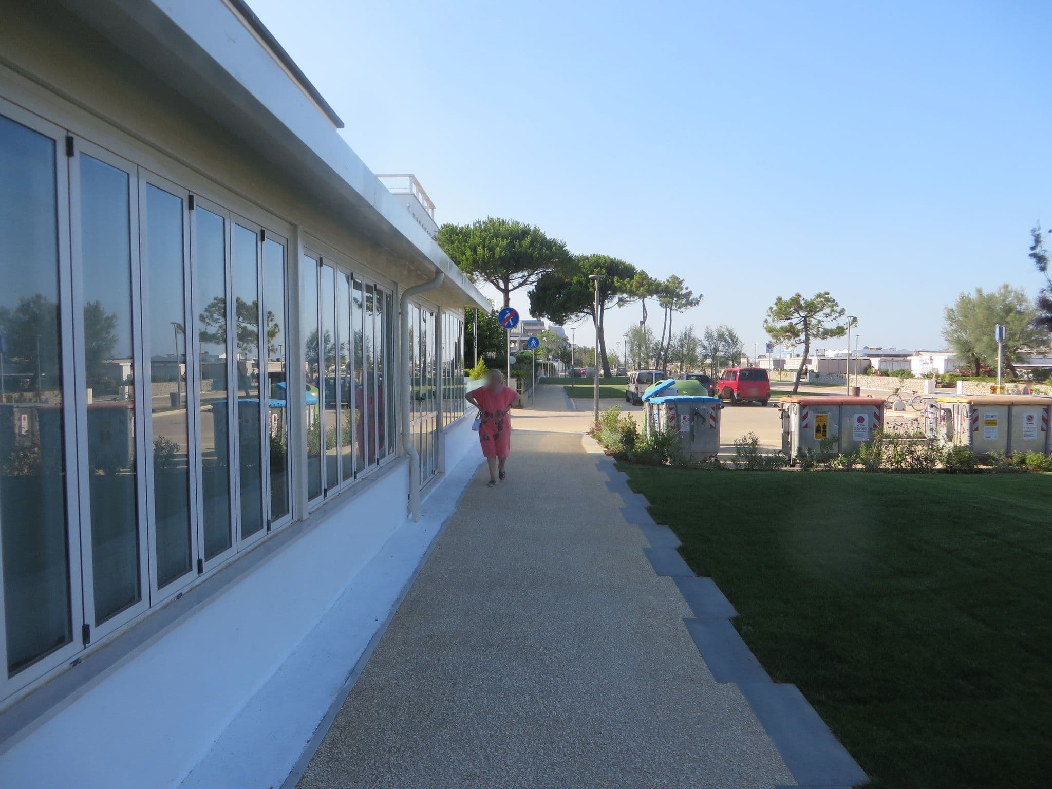 Street view near Hotel Caesar B&B Fronte Mare in Centro di Milano Marittima, Milano Marittima — © lary_fede (CC BY-SA · Mapillary)