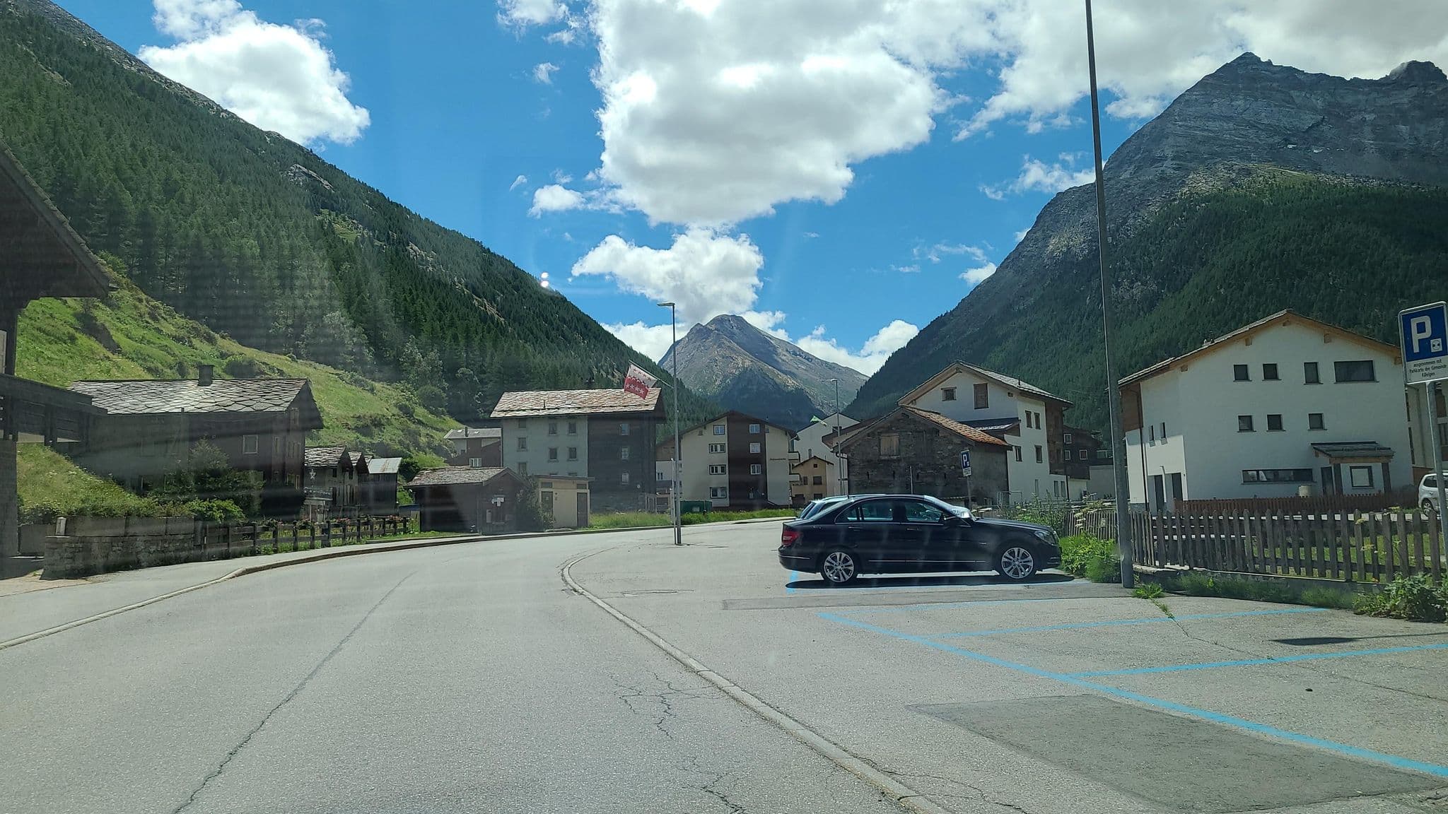 Street view near Monte Moro, Saas-Grund — © chrisbeddow (CC BY-SA · Mapillary)