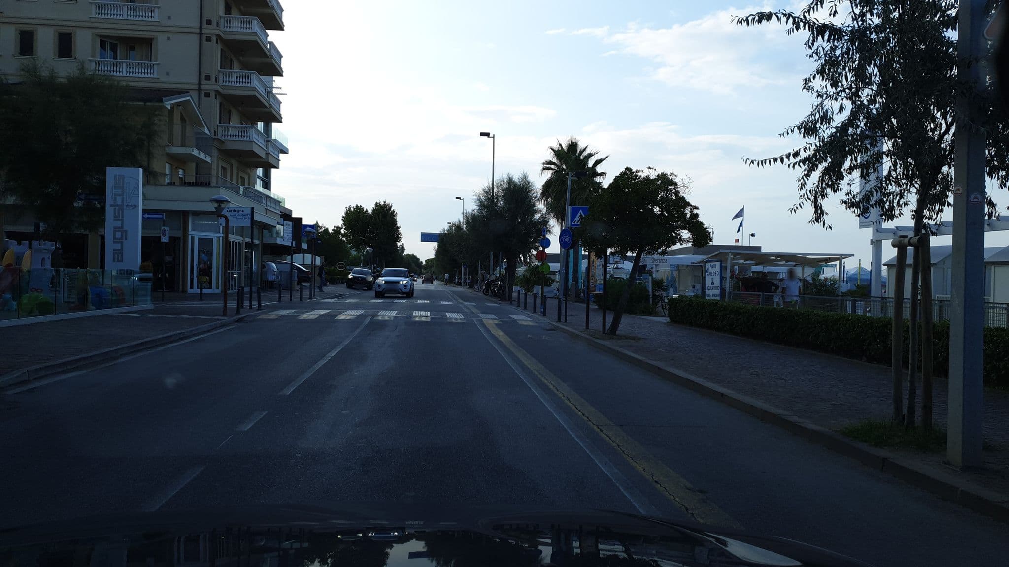 Street view near Hotel Augustus Fronte Mare – Misano Adriatico, Misano Adriatico — © zerbit (CC BY-SA · Mapillary)
