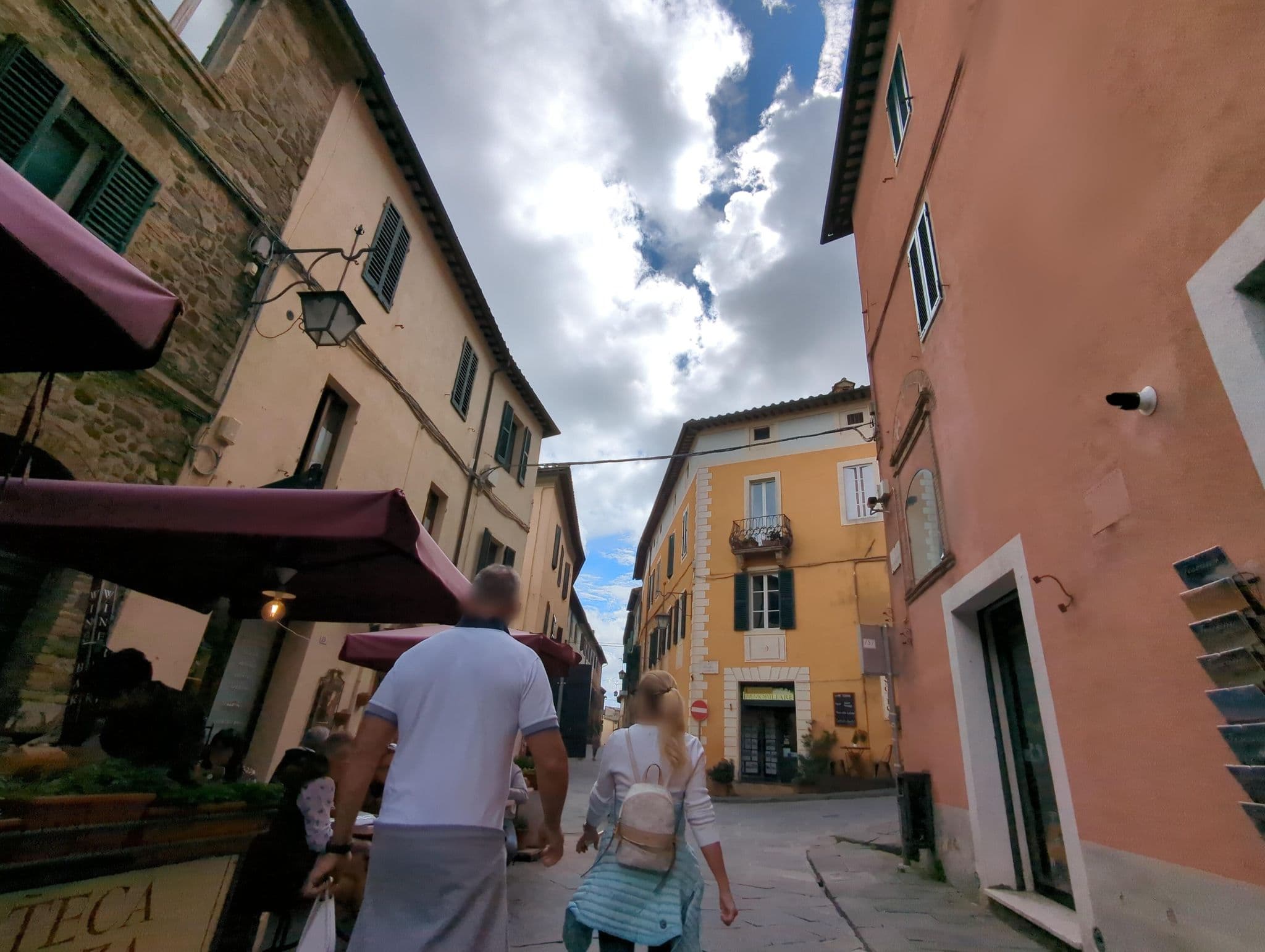 Street view near Albergo - Hotel Il Giglio - Montalcino, Montalcino — © ente (CC BY-SA · Mapillary)