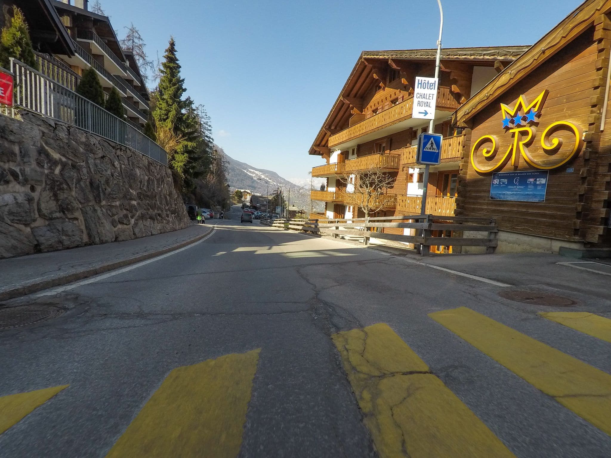 Street view near Chalet Royal, Basse-Nendaz — © esario (CC BY-SA · Mapillary)