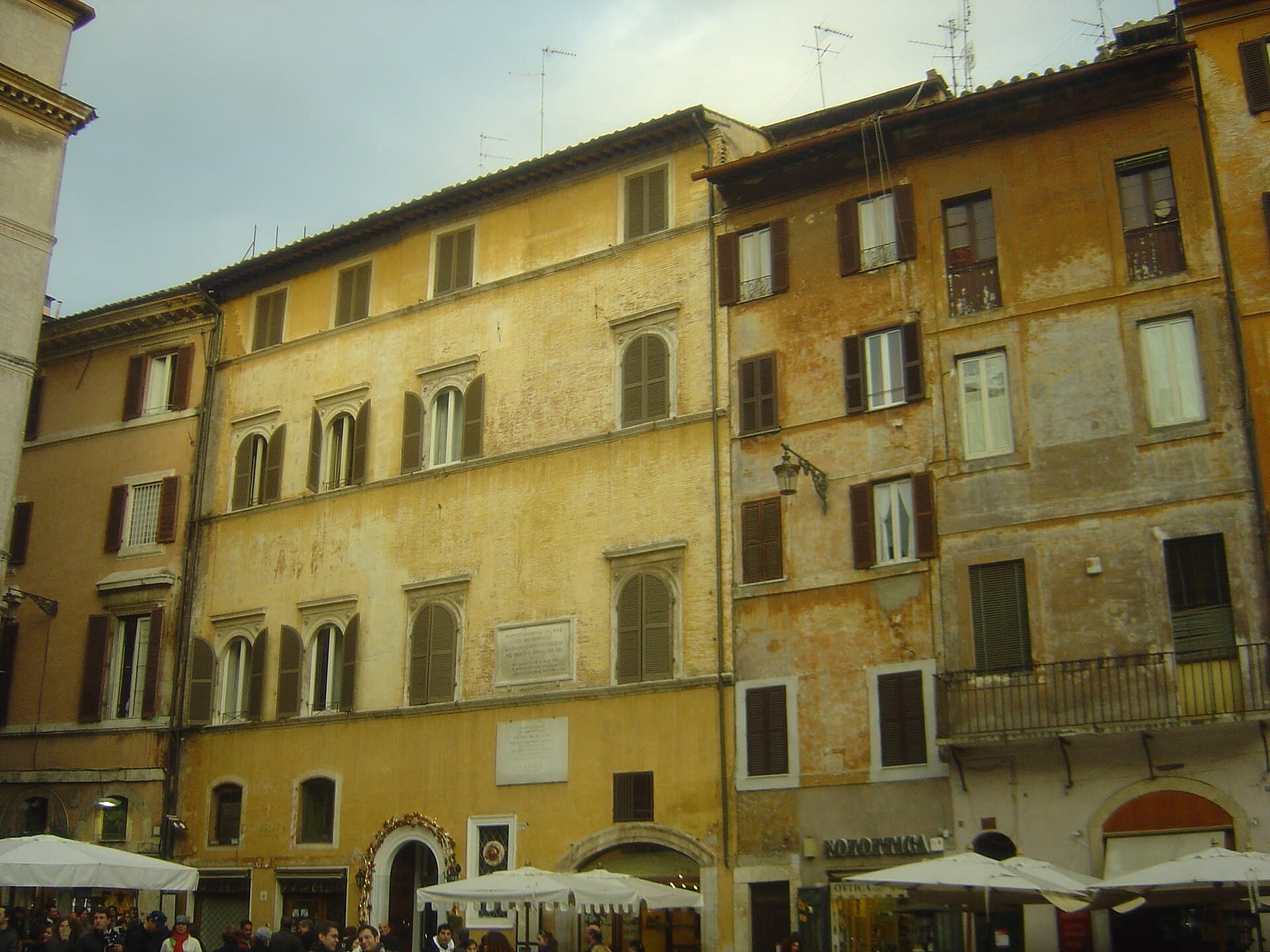 Antico Albergo del Sole al Pantheon (via Wikimedia Commons, CC BY-SA 3.0)