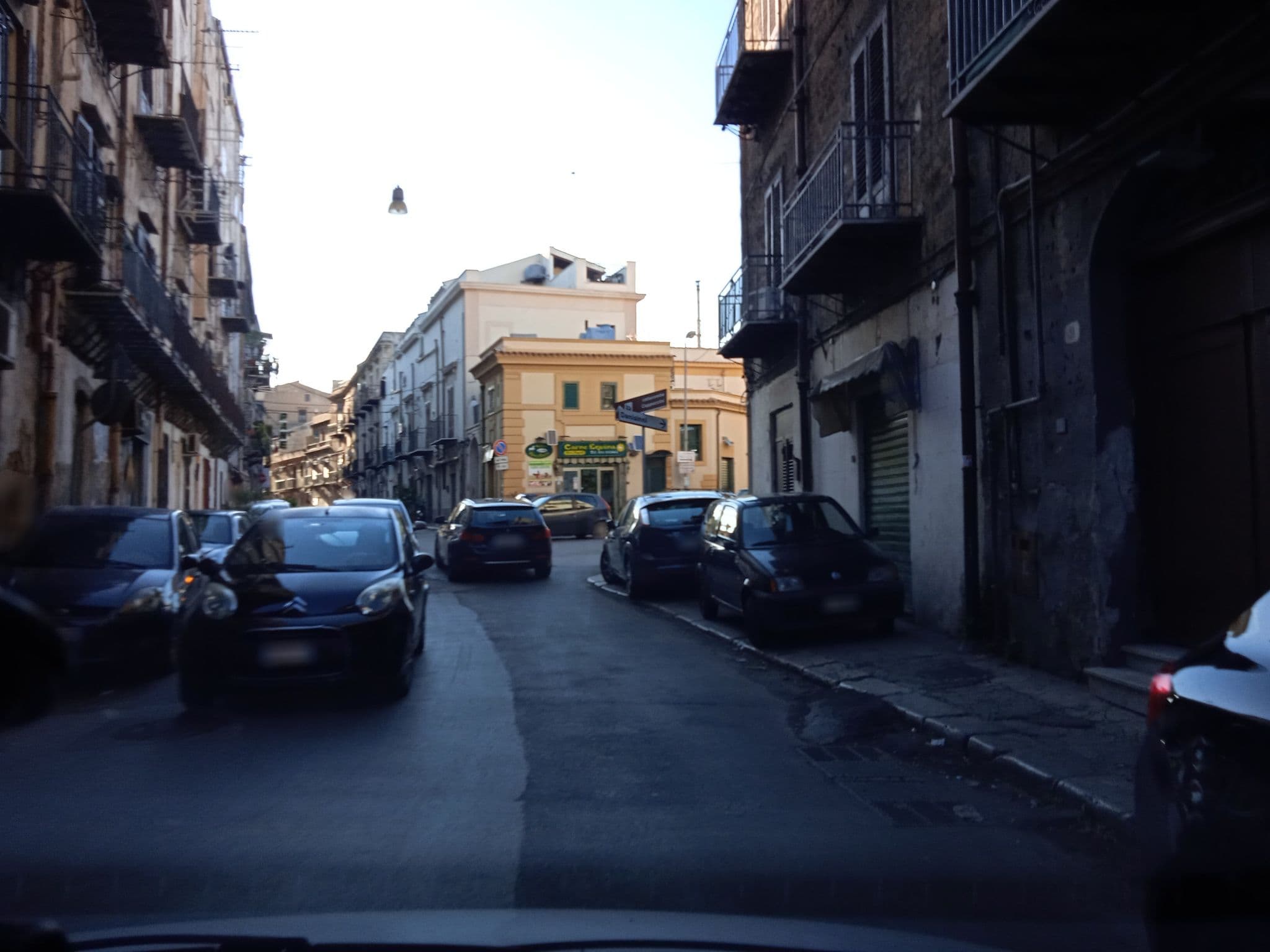 Street view near B&B Antica Dimora, Palermo — © roberto_inzerillo (CC BY-SA · Mapillary)