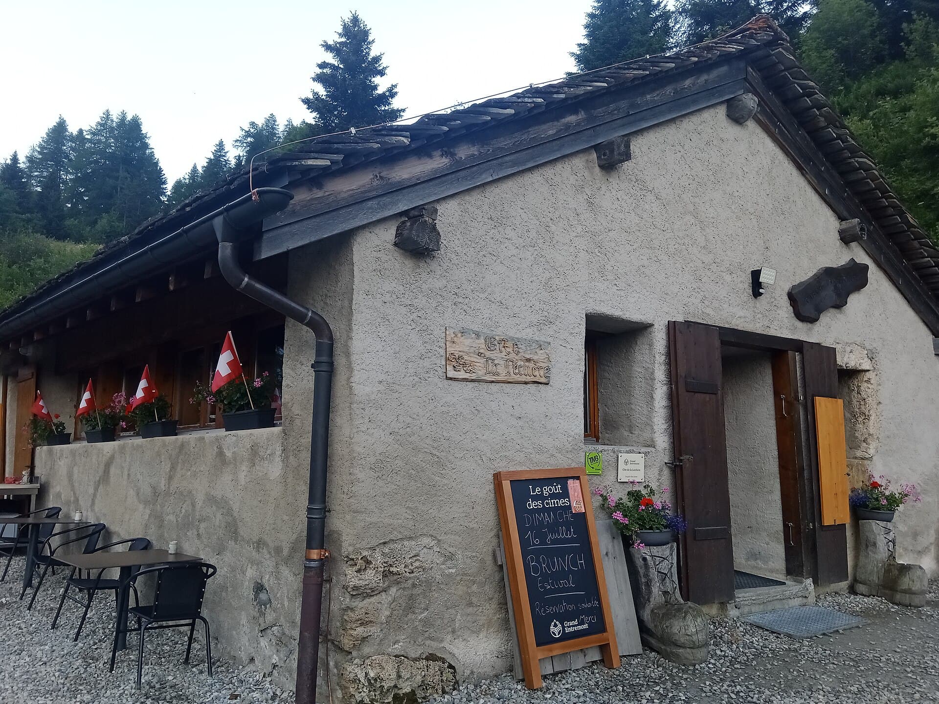 Gîte de la Léchère (via Wikimedia Commons, CC BY-SA 4.0)