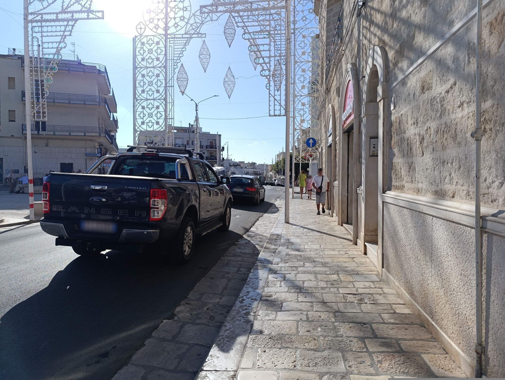 Street view near Palazzo Novecento, Polignano a Mare — © jeawrong (CC BY-SA · Mapillary)