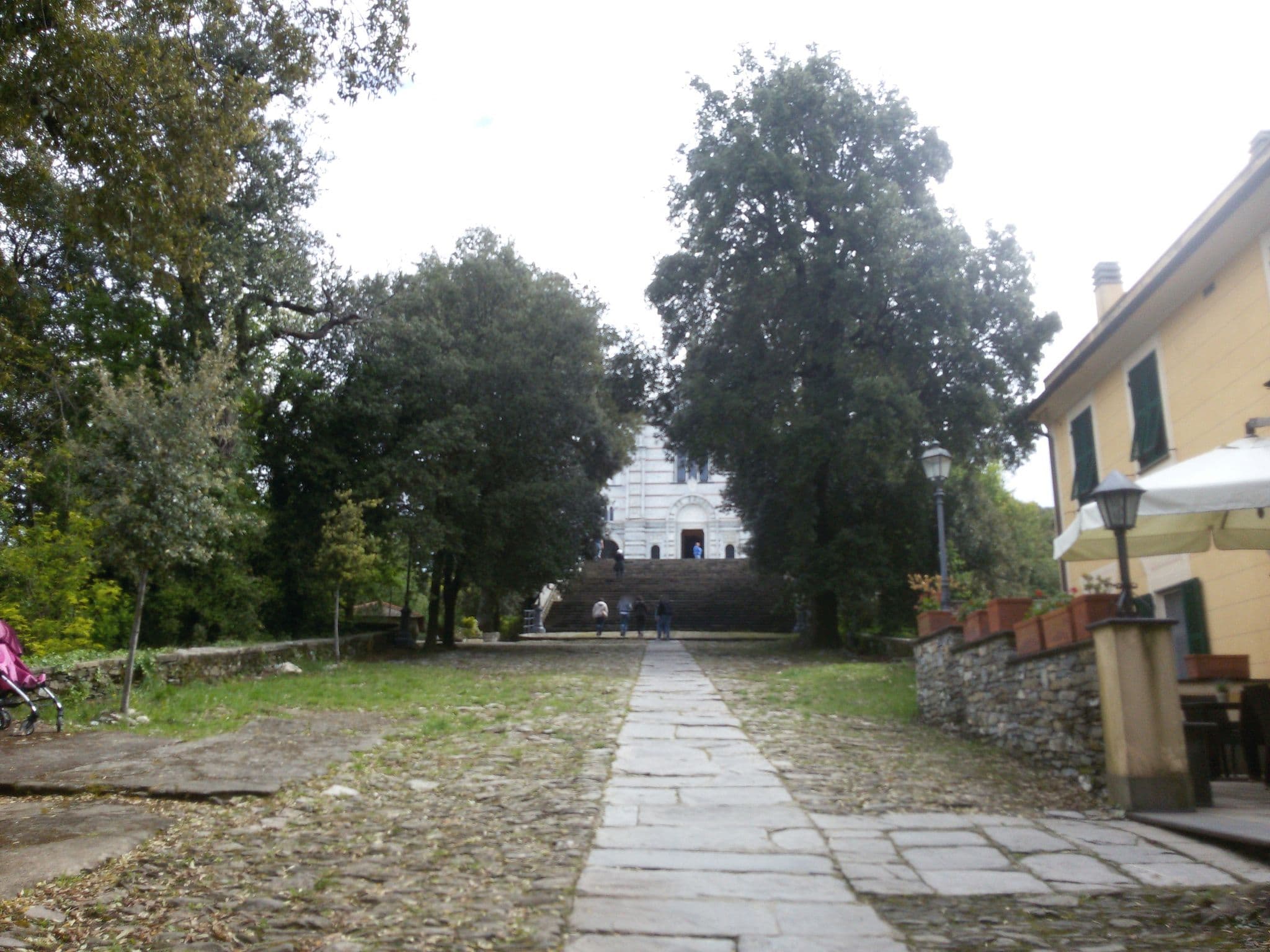 Street view near Hotel Bar Ristorante Montallegro, Rapallo — © ale_zena_it (CC BY-SA · Mapillary)