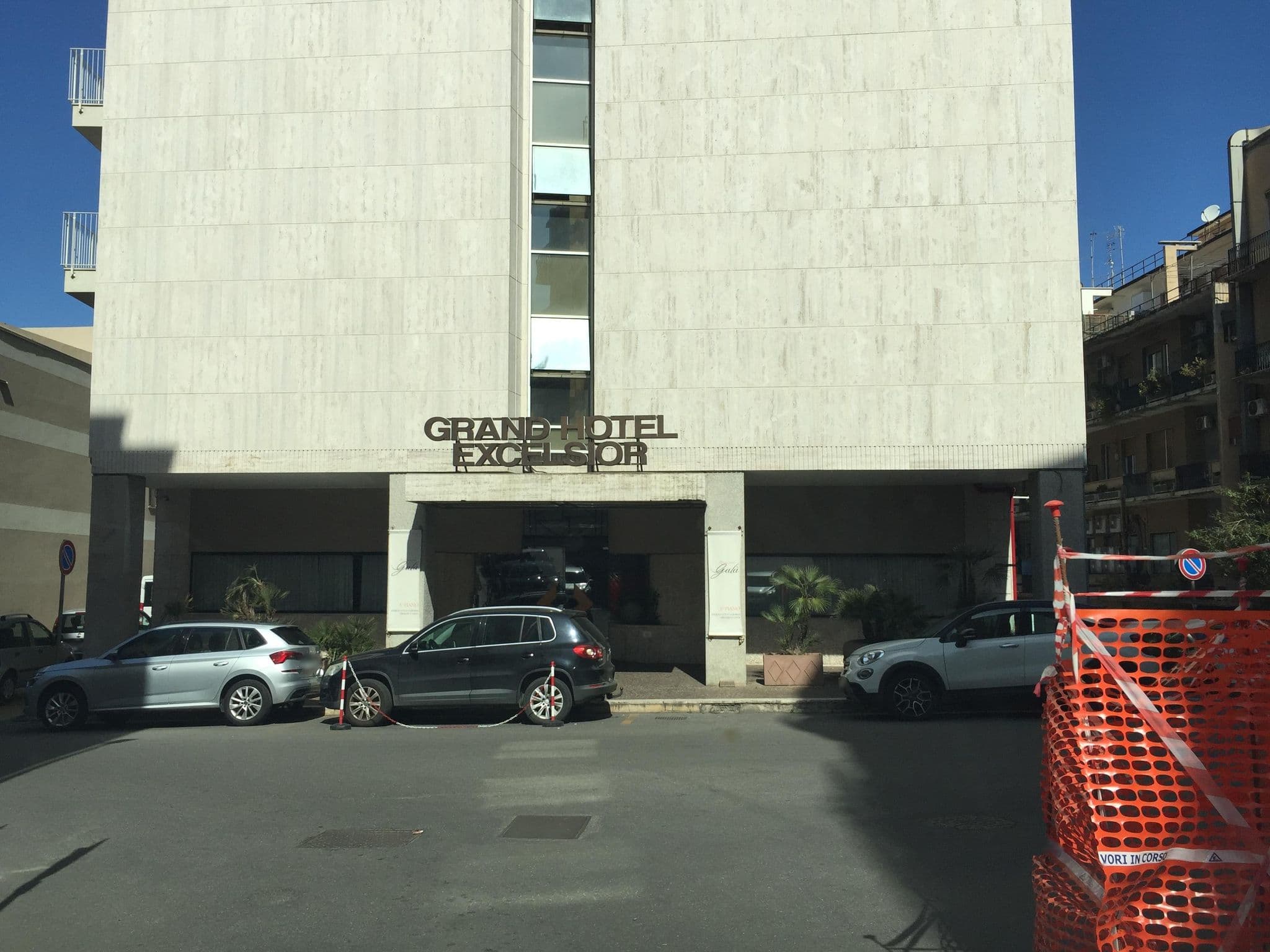Street view near Grand Hotel Excelsior, Reggio Calabria — © igorzo (CC BY-SA · Mapillary)