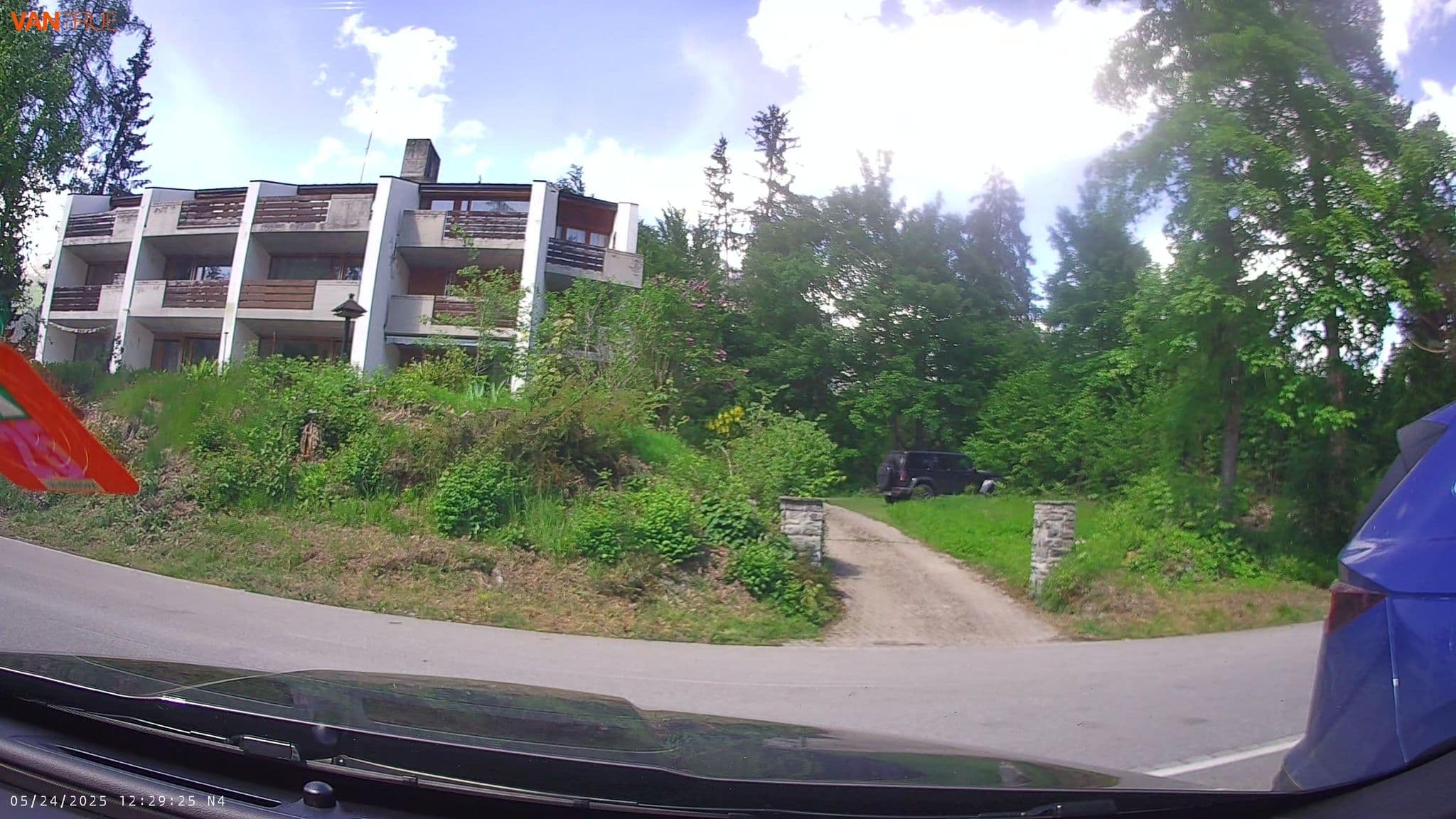Street view near Adula, Flims — © fcignat (CC BY-SA · Mapillary)