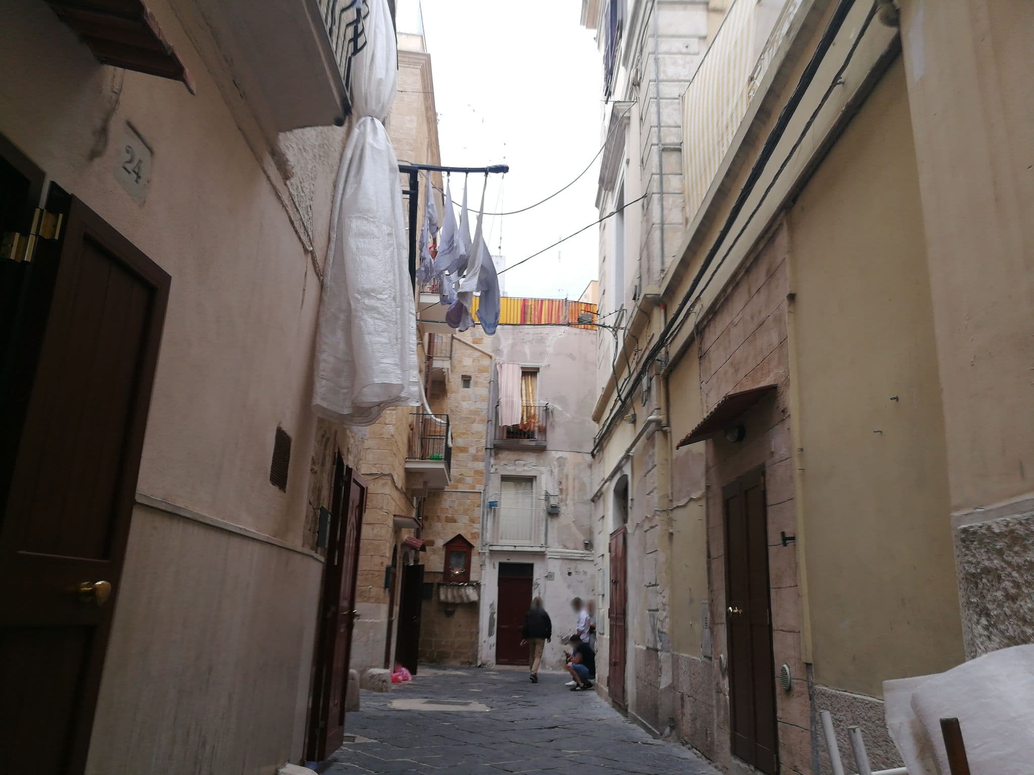Street view near Abbazia degli Svevi, Bari — © davided (CC BY-SA · Mapillary)