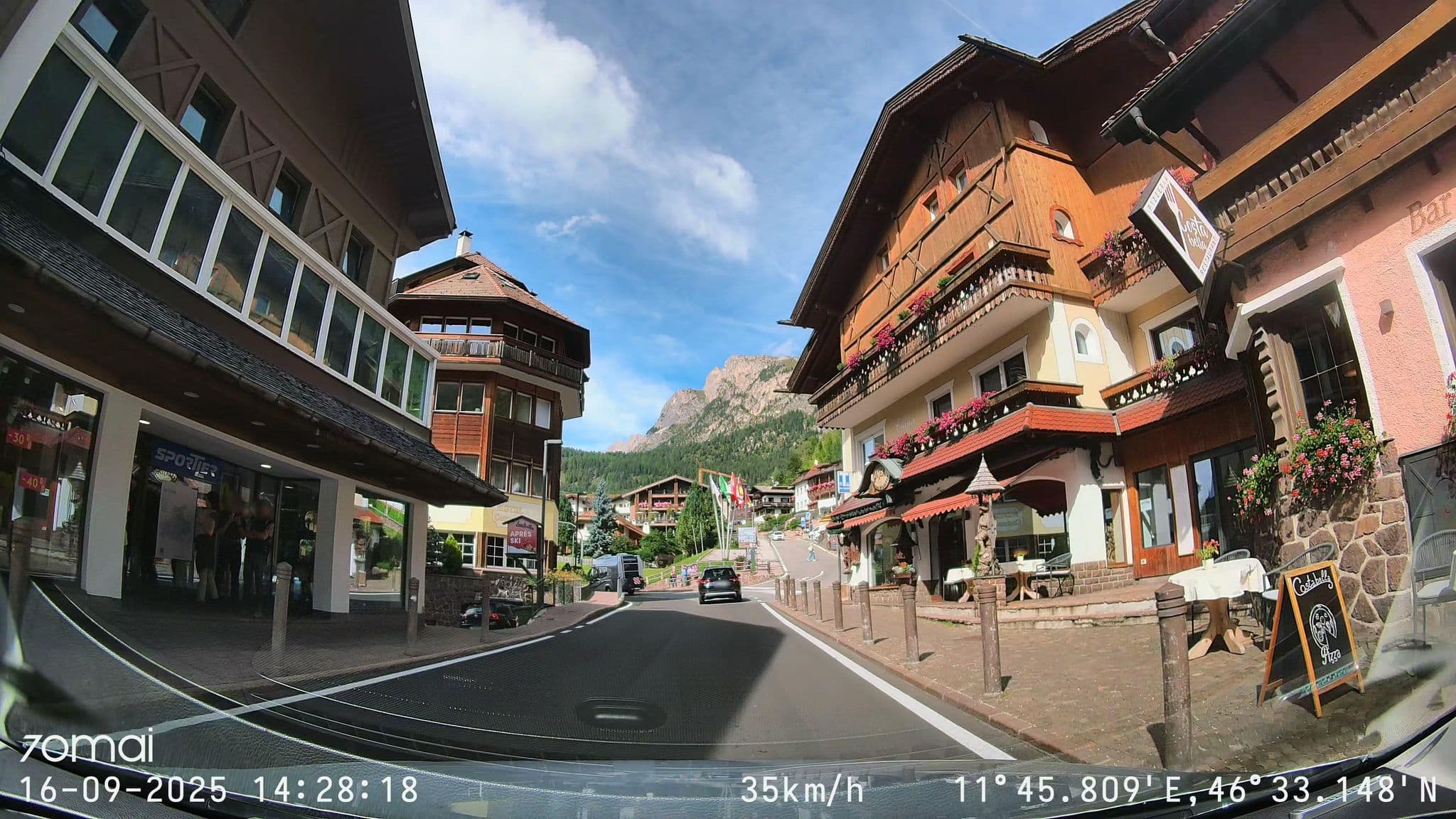 Street view near Hotel Stella - my Dolomites Experience, Selva — © doriel (CC BY-SA · Mapillary)