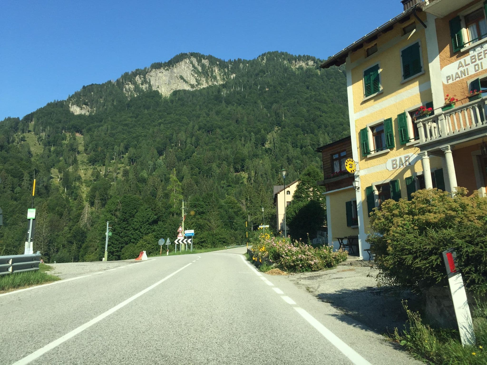 Street view near Albergo Piani di Luzza, Granvilla — © igorzo (CC BY-SA · Mapillary)