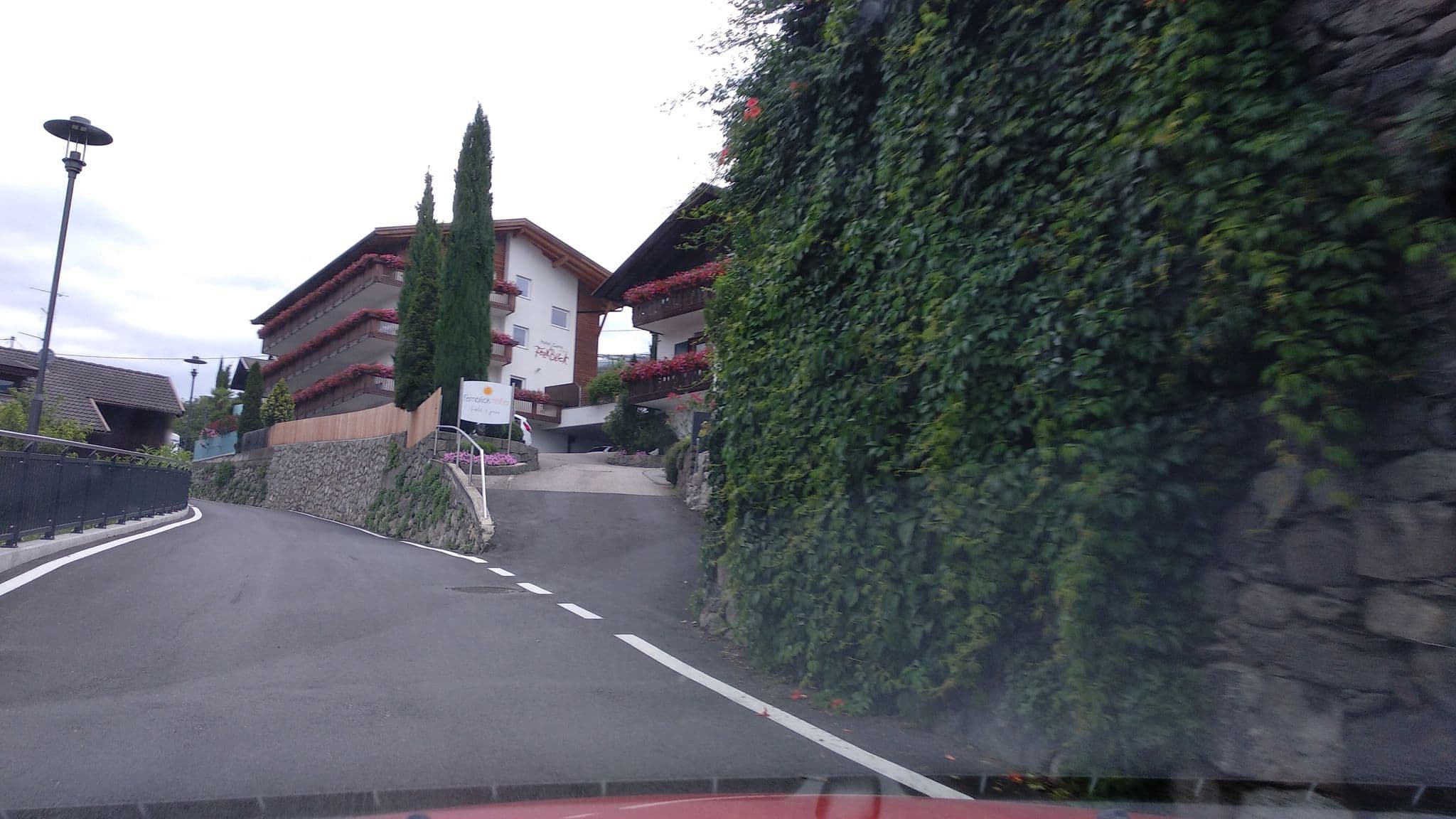 Street view near Hotel Garni Lichtenau, Scena