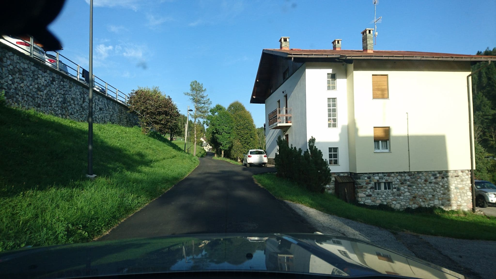 Street view near Albergo Al Sole, Tarvisio — © voschix (CC BY-SA · Mapillary)