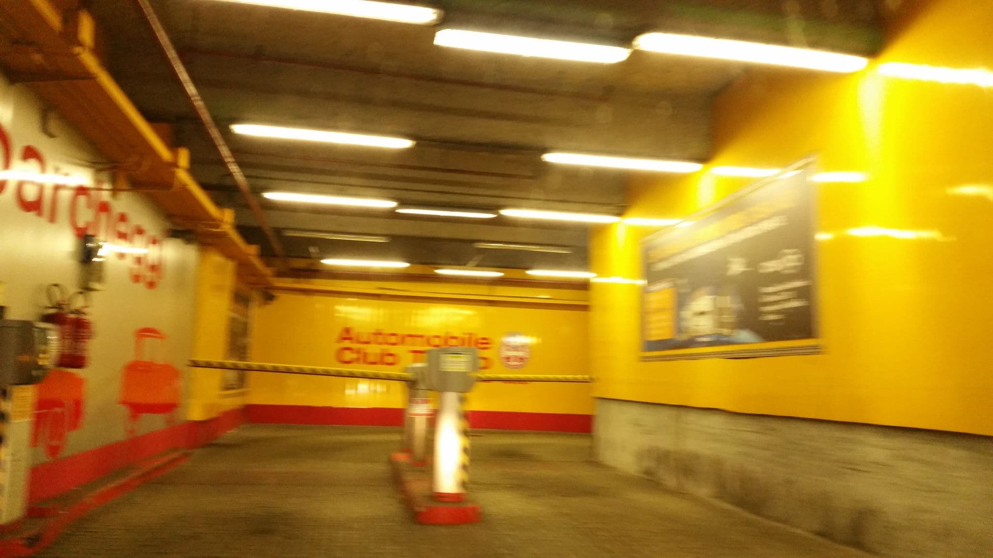 Street view near Dynasty Suites Residence Serviced Apartments, Circoiscrizione I — © it_s_so_funny (CC BY-SA · Mapillary)