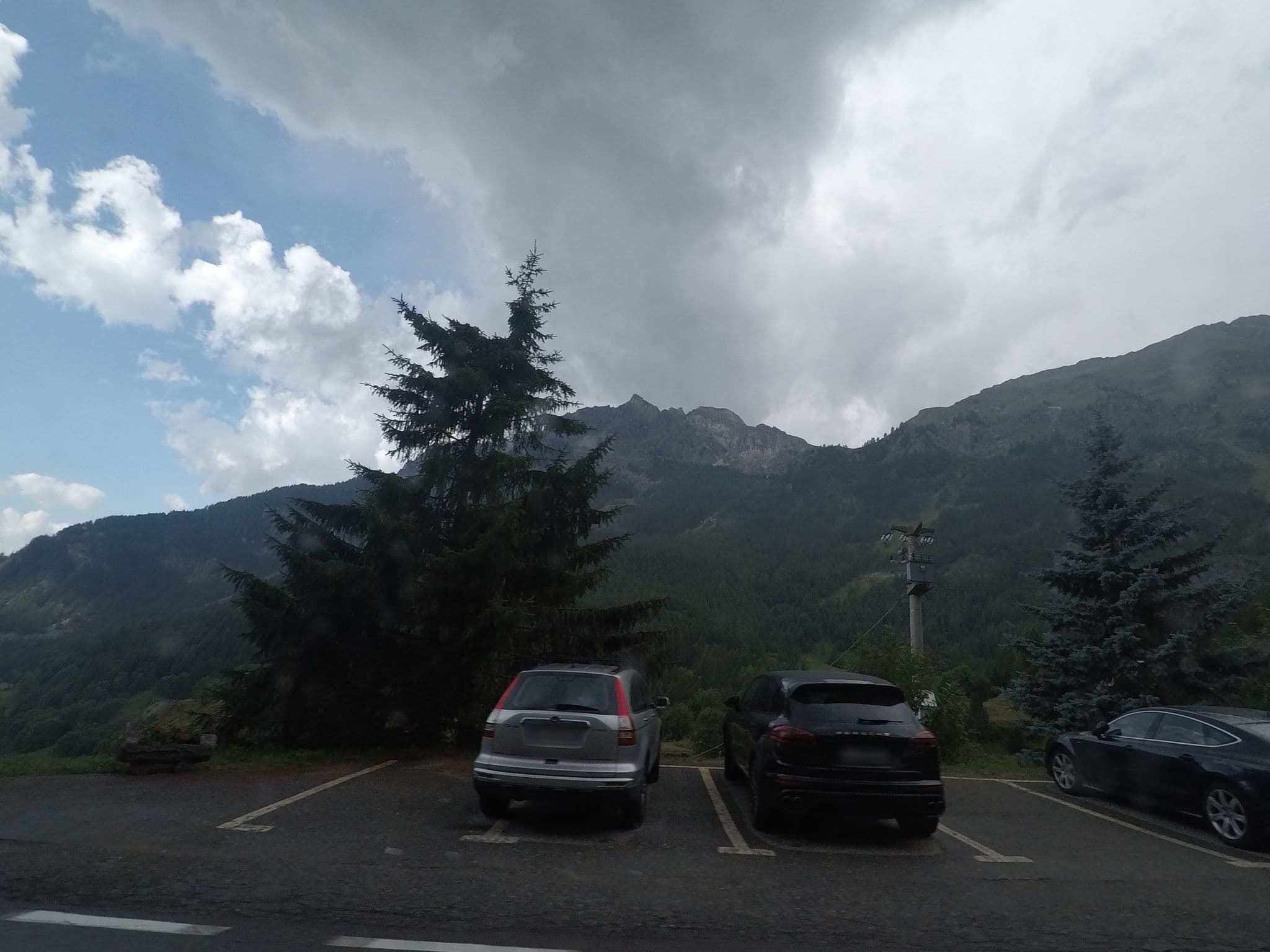 Street view near Hotel Les Rochers, Valtournenche — © bcostacurta (CC BY-SA · Mapillary)