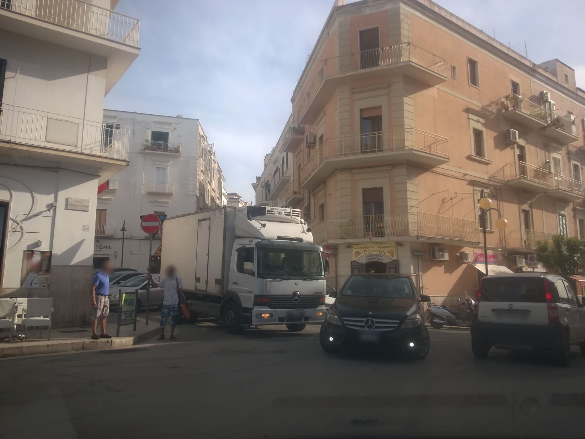 Street view near B&B Relais Viesti, Vieste — © dcavedon (CC BY-SA · Mapillary)