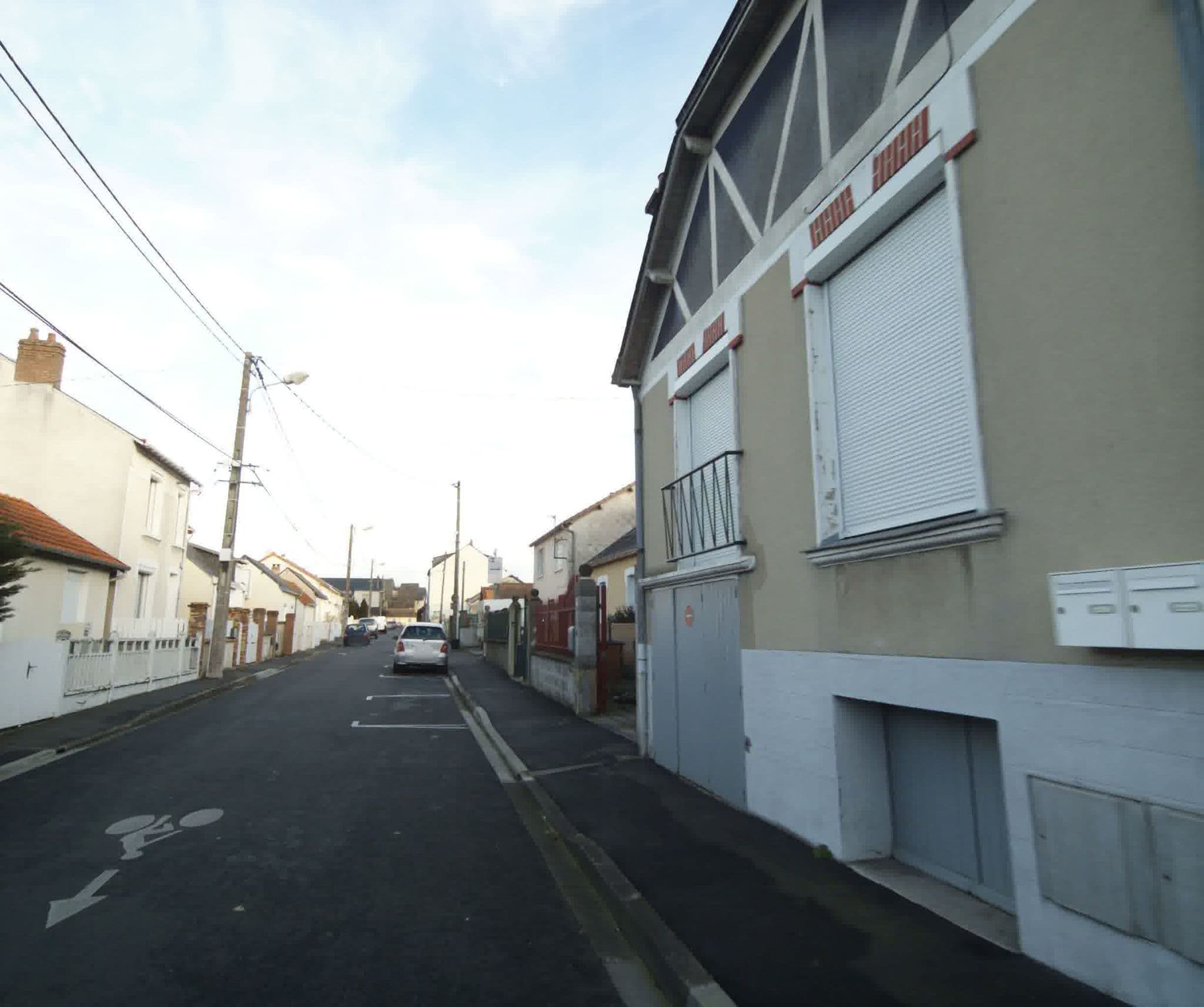 Street view near La Nuit Coquine, Le Mans — © sogefi (CC BY-SA · Mapillary)