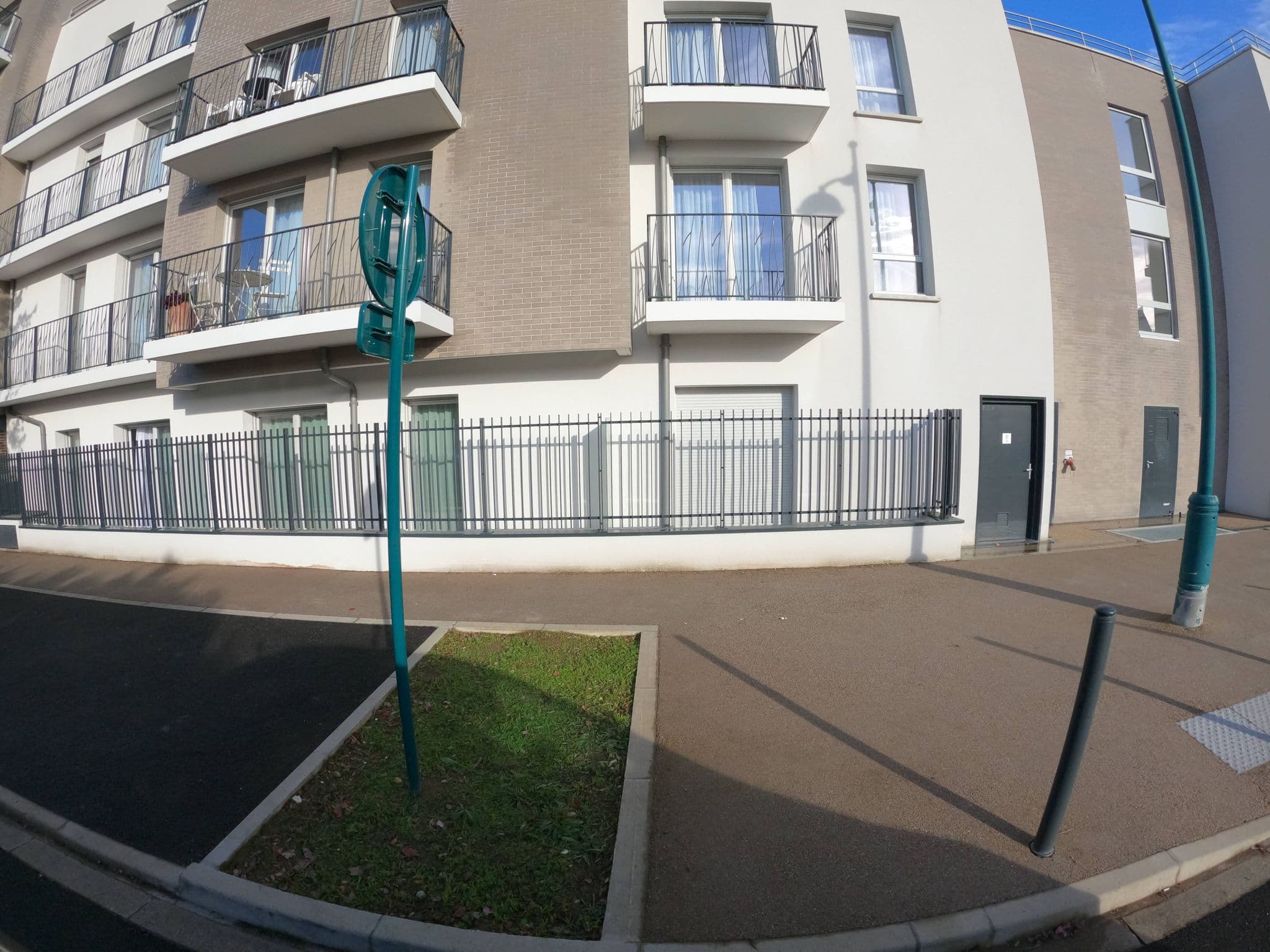 Street view near Zenitude Hôtel-Résidences Parc Marne la Vallée (Quality Aparthotel), Bailly-Romainvilliers