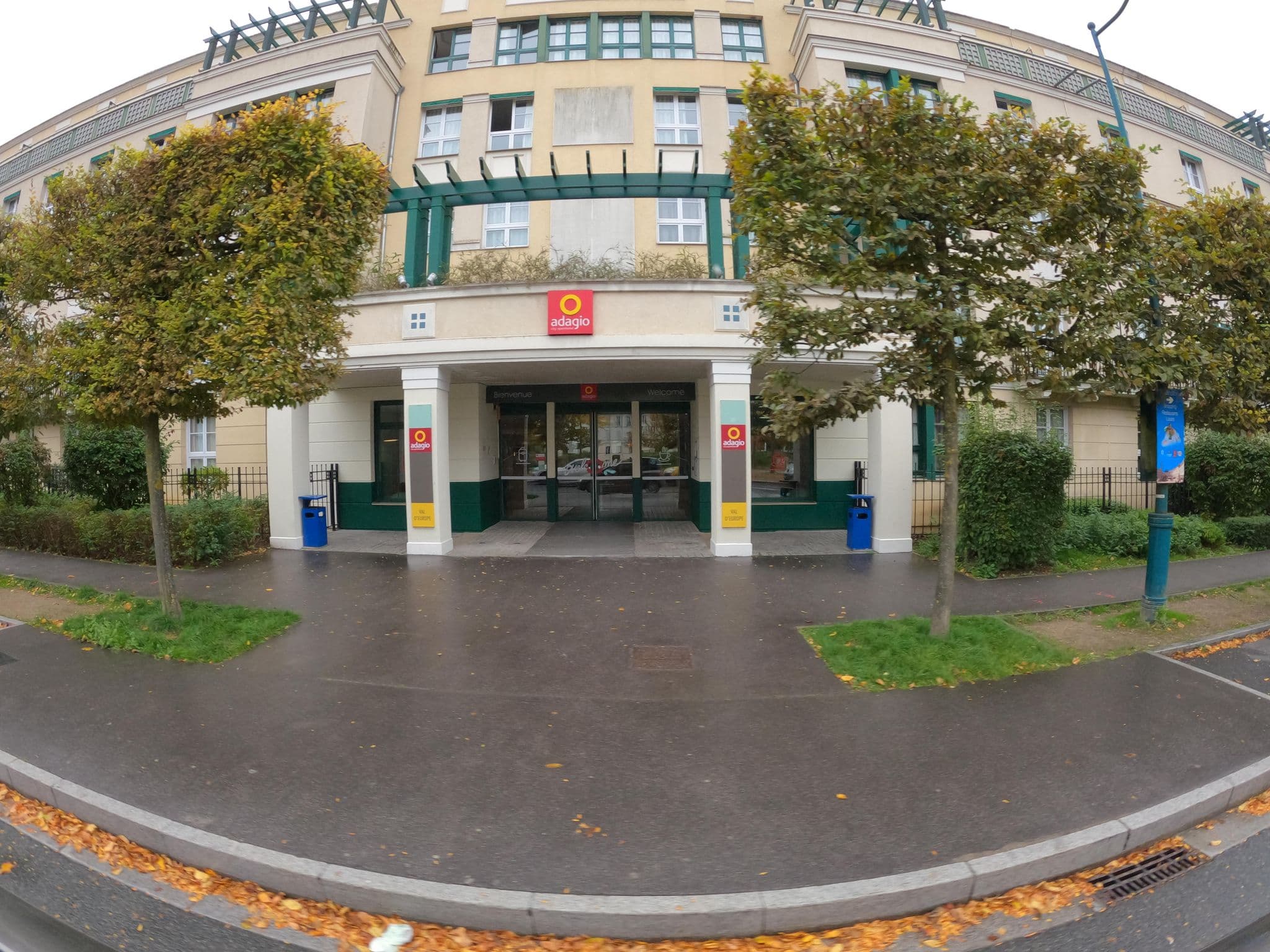Street view near Aparthotel Adagio Val d'Europe près de Disneyland Paris, Serris — © stephanep (CC BY-SA · Mapillary)