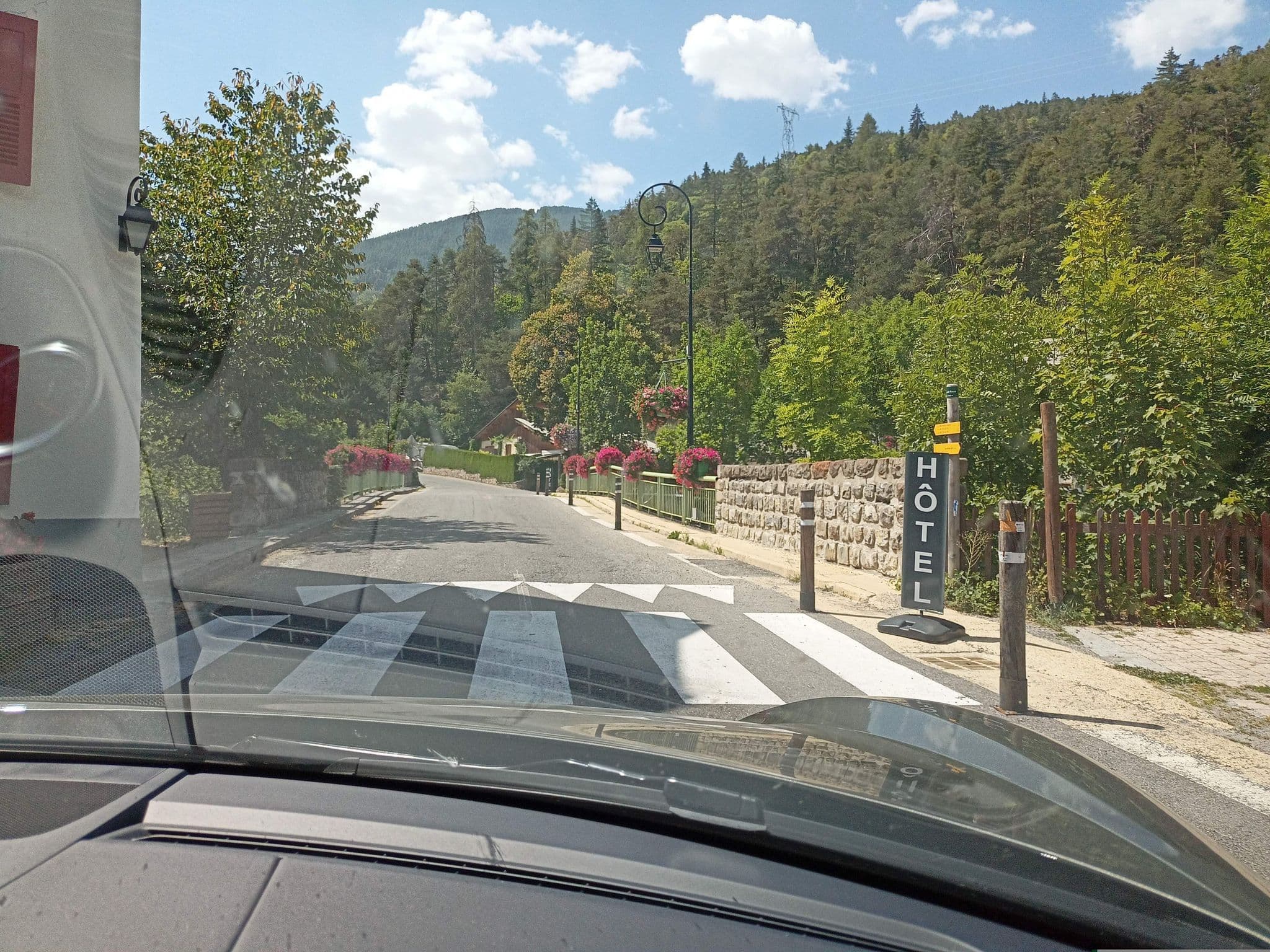 Street view near Auberge du bachelard, Barcelonnette — © xdTAGCLAN (CC BY-SA · Mapillary)