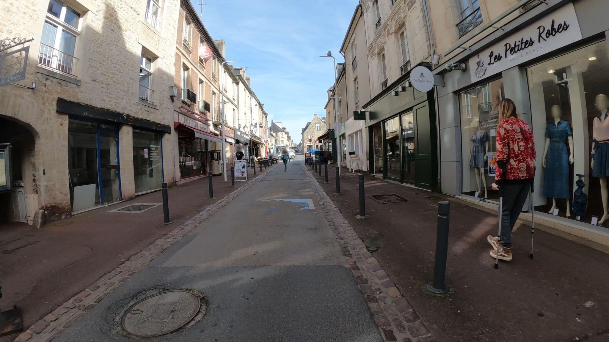 Street view near La Bayeuzen - Le Jardin - Jacuzzi Privatif dans la chambre, Bayeux — © Nzau (CC BY-SA · Mapillary)