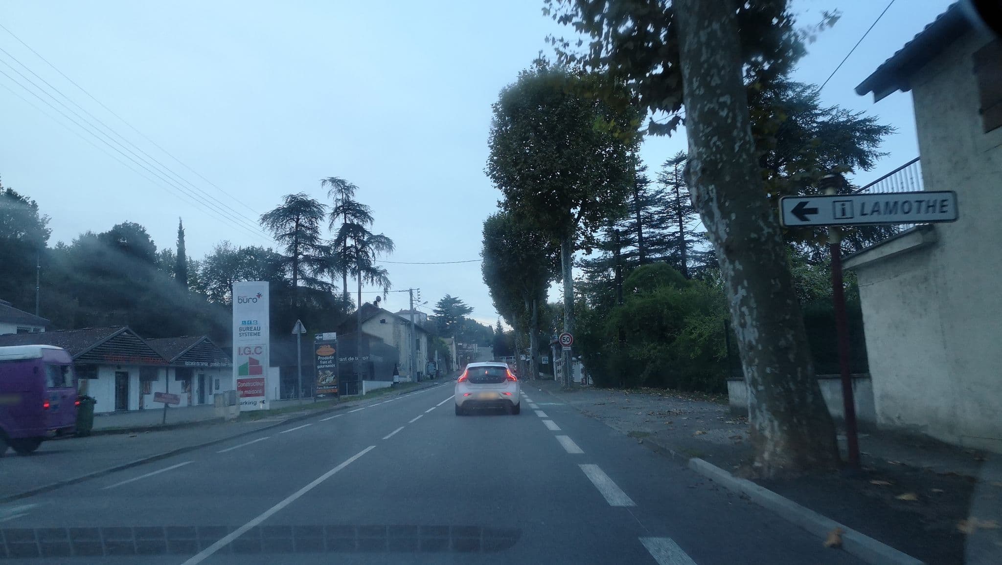 Street view near Brit Hotel Cahors Nord, Cahors — © bdoin (CC BY-SA · Mapillary)