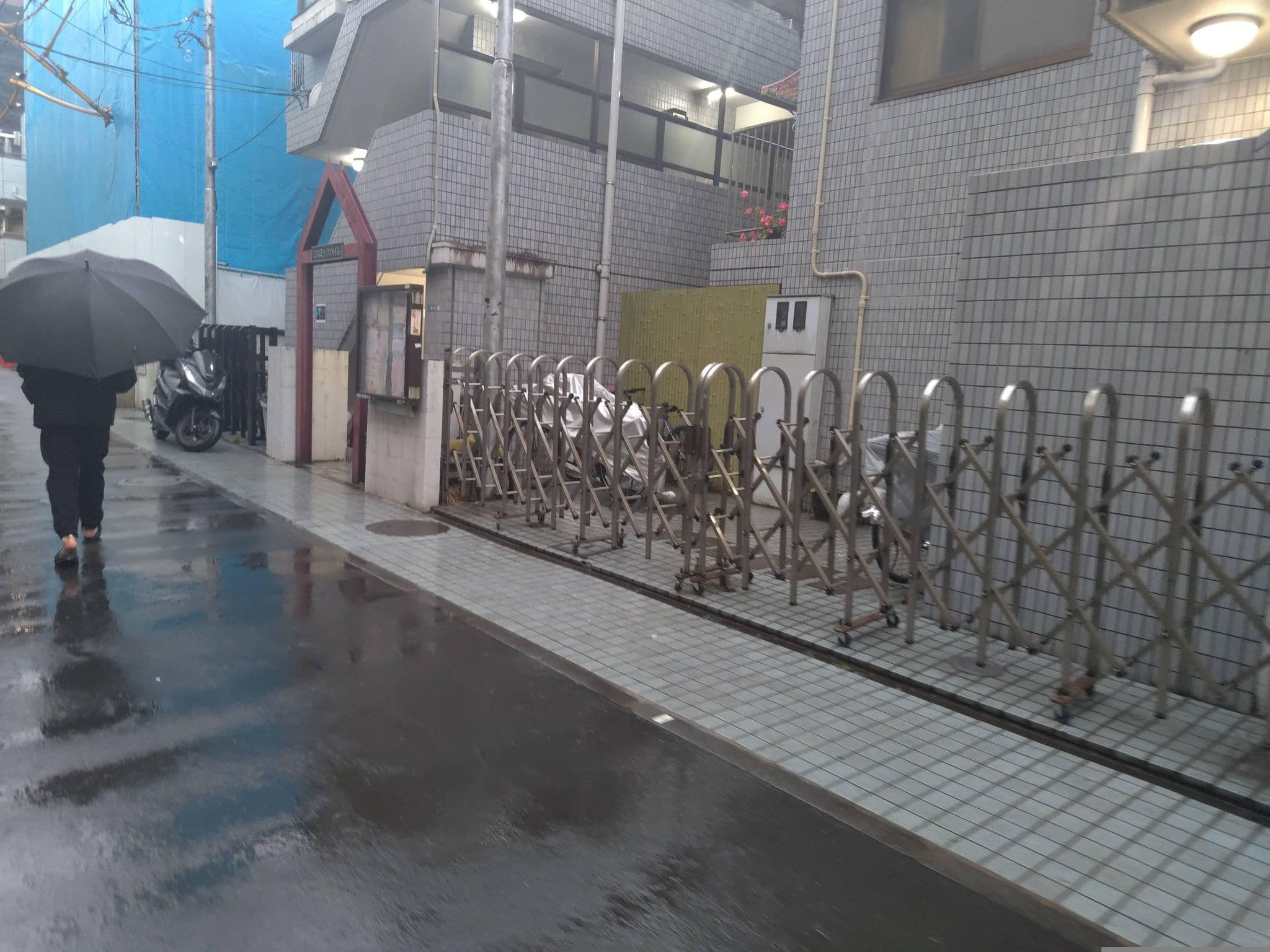 Street view near The Global Hotel Tokyo, Ōkubo — © komali2 (CC BY-SA · Mapillary)