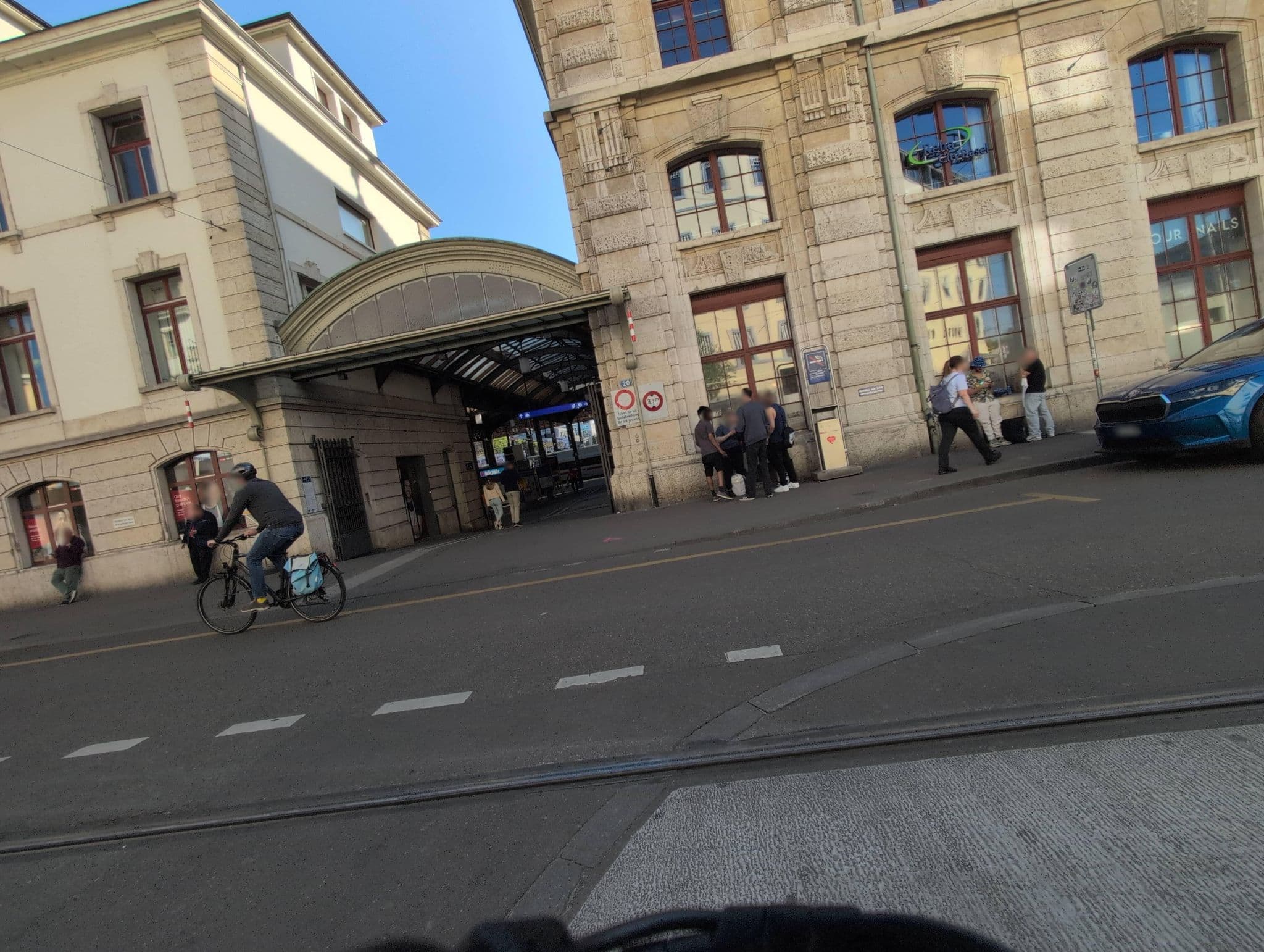 Street view near Victoria, Basel — © jhbz1 (CC BY-SA · Mapillary)