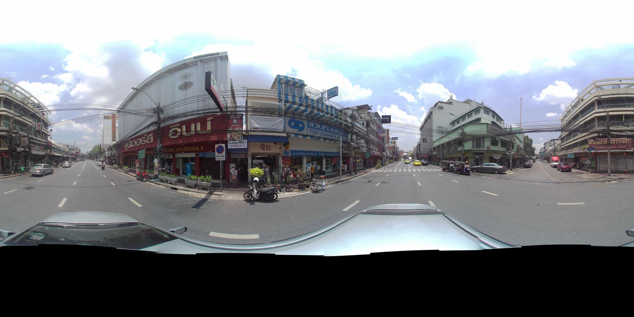 Street view near The House Hostel, Phra Nakhon — © P05466 (CC BY-SA · Mapillary)