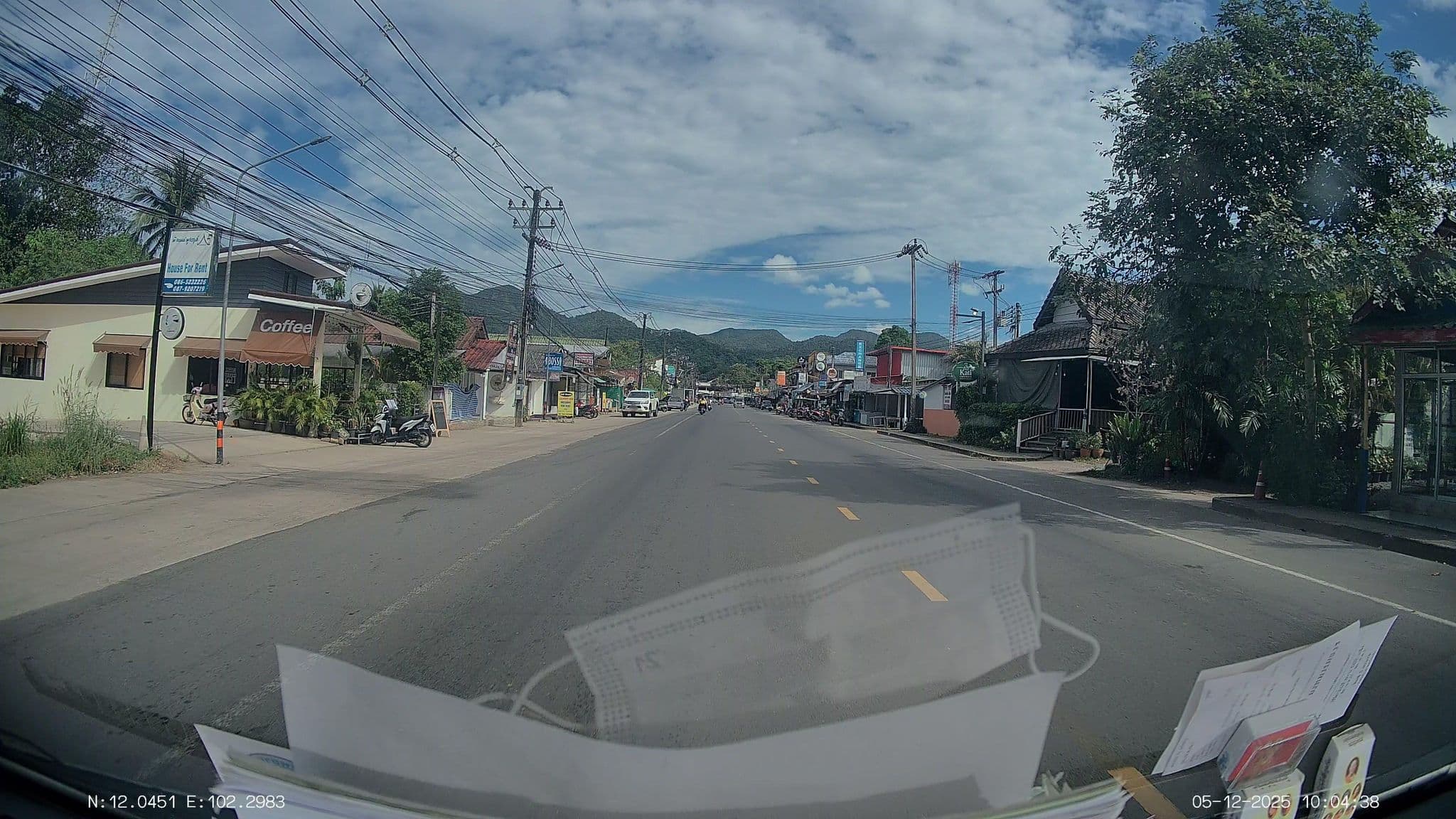 Street view near Travellers Rest, Ko Chang