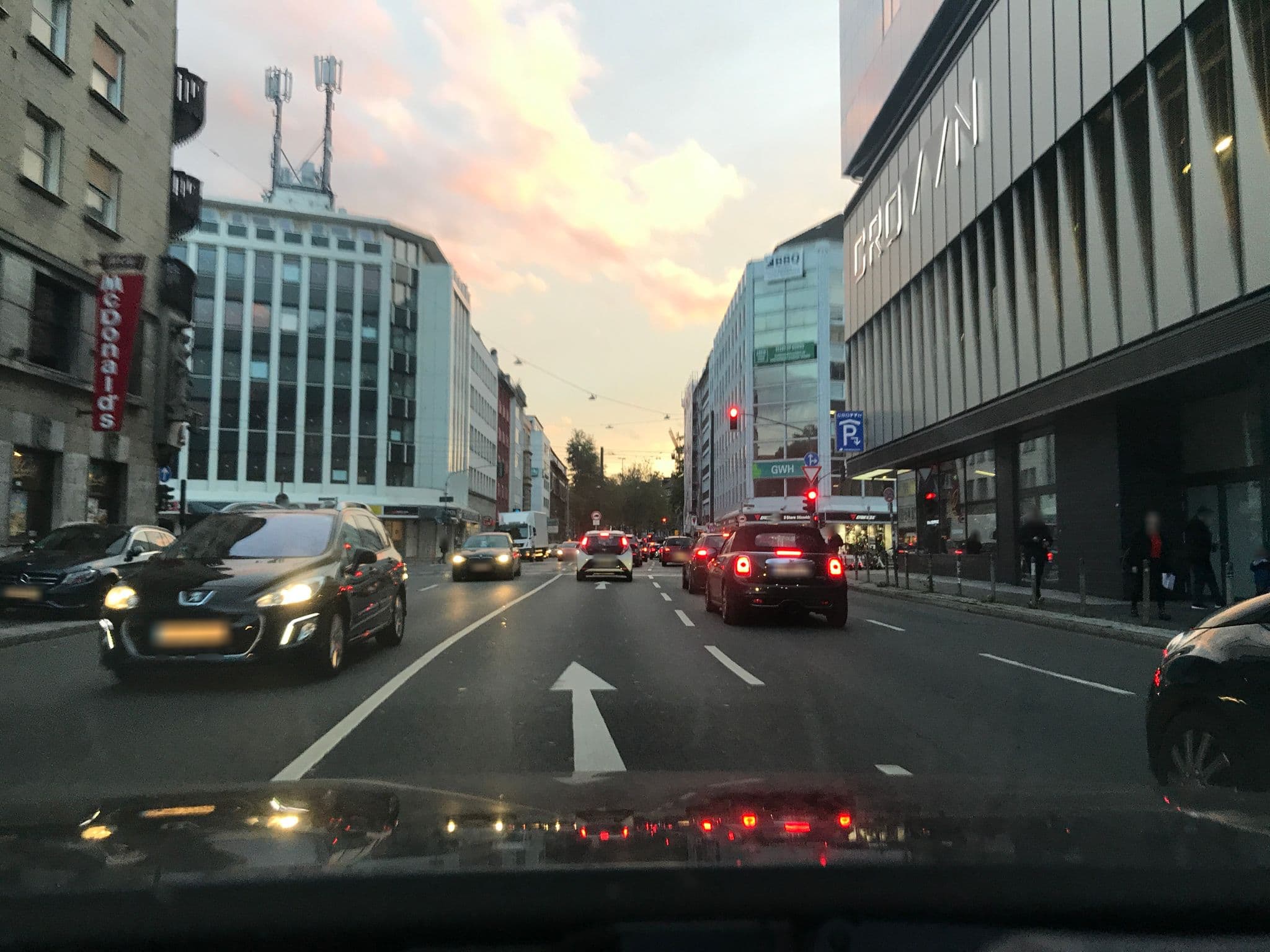 Street view near Sleep Inn Düsseldorf, Düsseldorf — © saschahaberkorn (CC BY-SA · Mapillary)